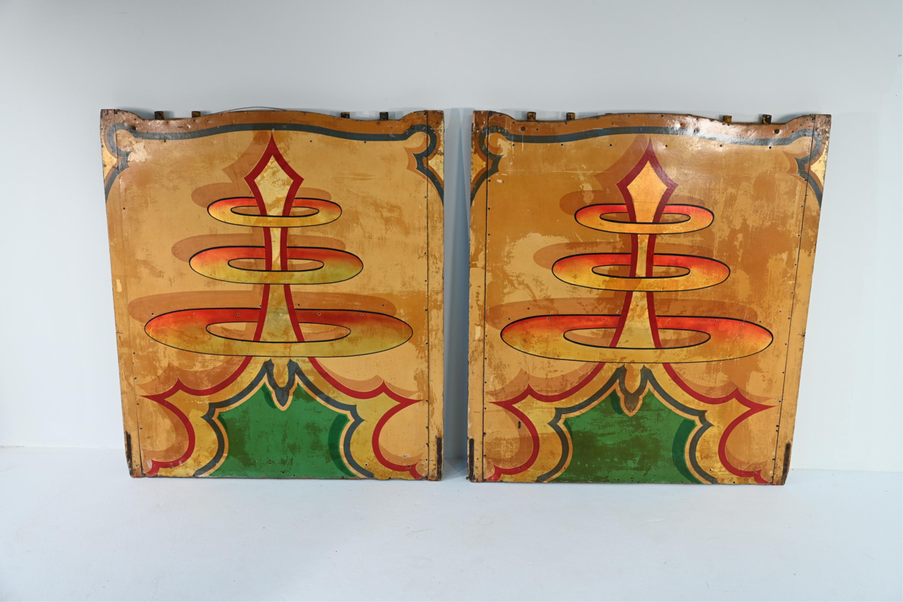 Pair of Hand Painted Early Carnival Rounding Boards In Fair Condition For Sale In Norwalk, CT