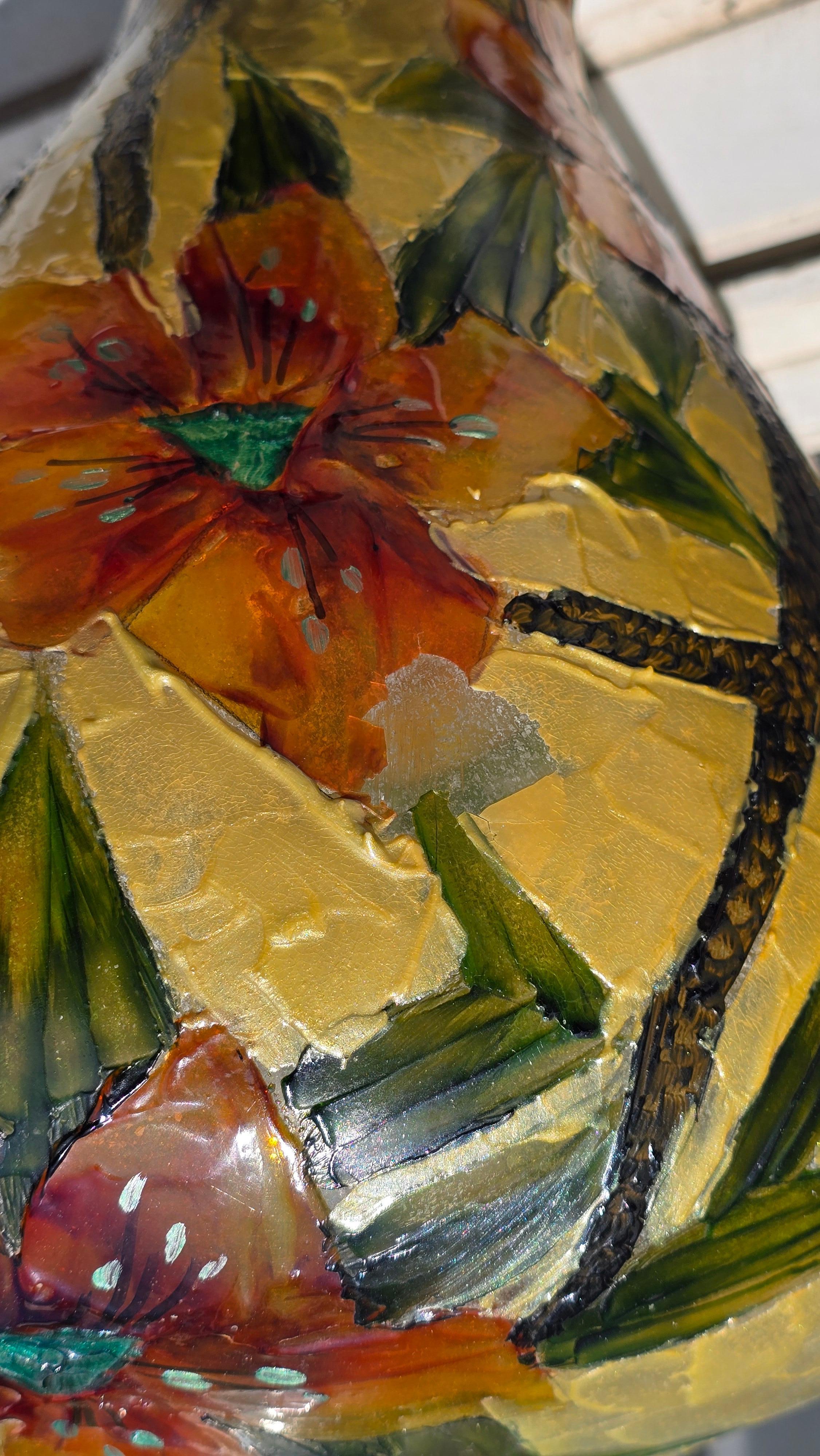 Pair of Hand-Painted Floral Glass Table Lamps – Italy, circa 1980 For Sale 3