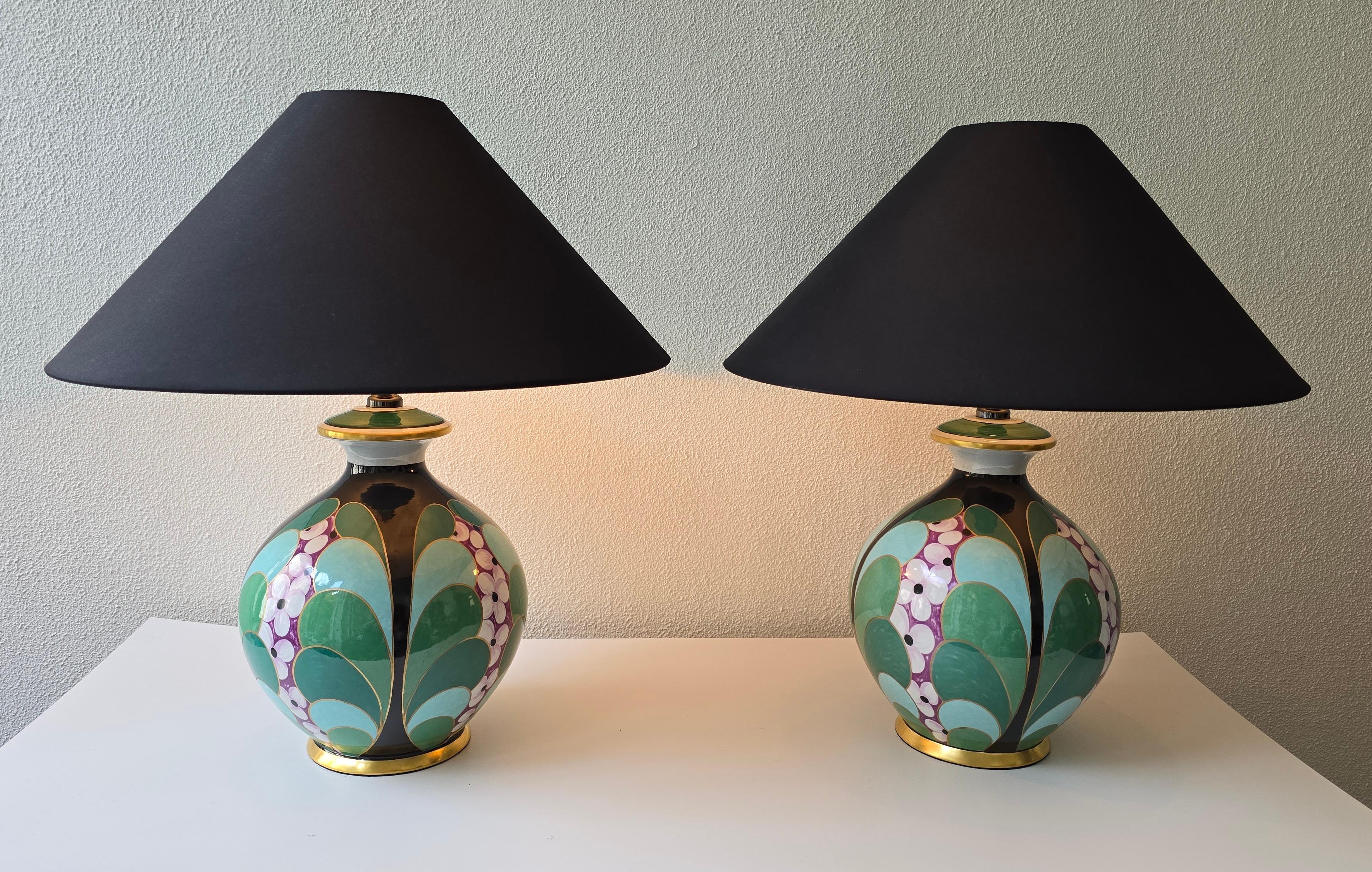 Pair of Hand-Painted Italian Porcelain Table Lamps by Le Porcellane, Florence For Sale 1