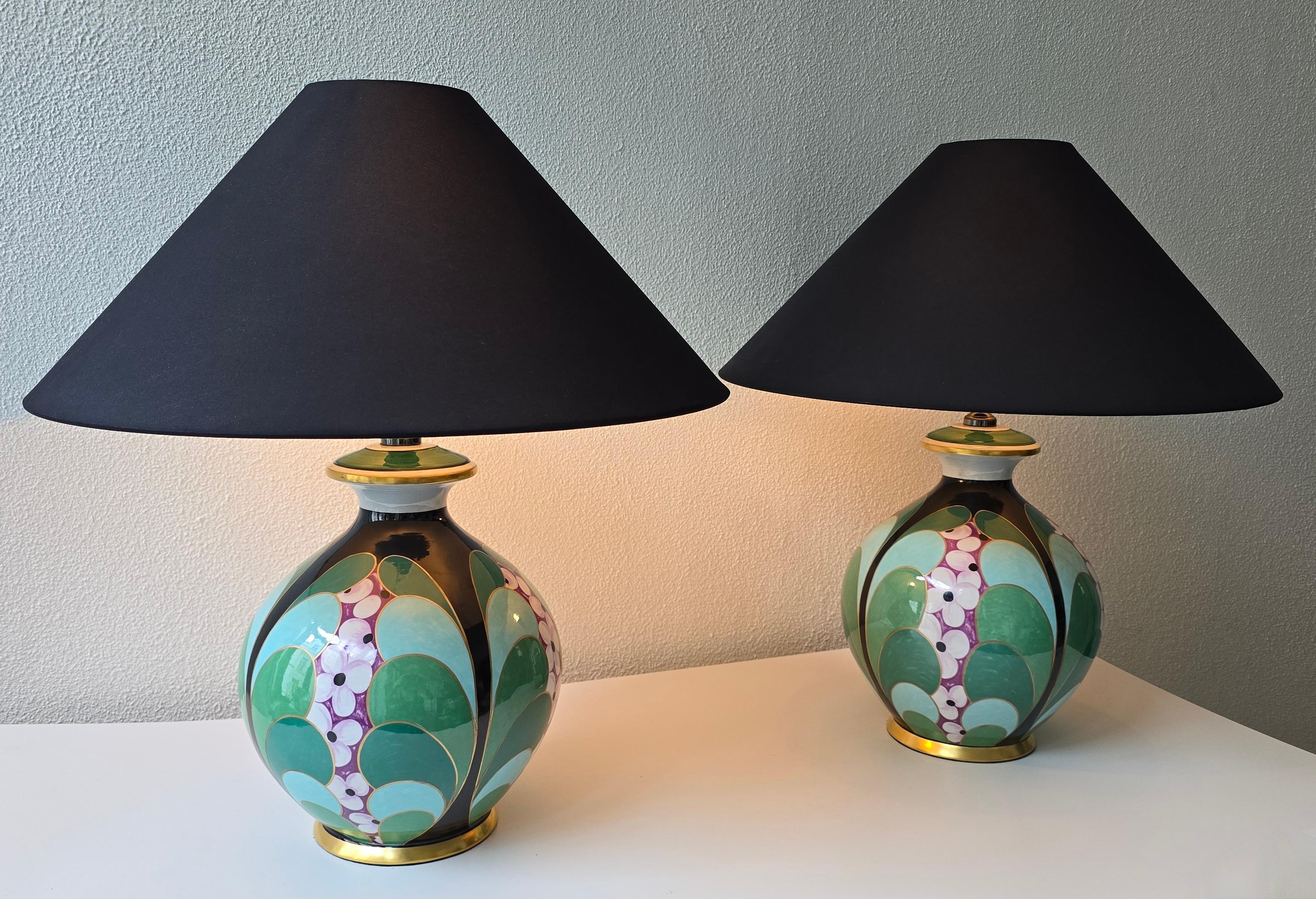 Pair of Hand-Painted Italian Porcelain Table Lamps by Le Porcellane, Florence For Sale 2