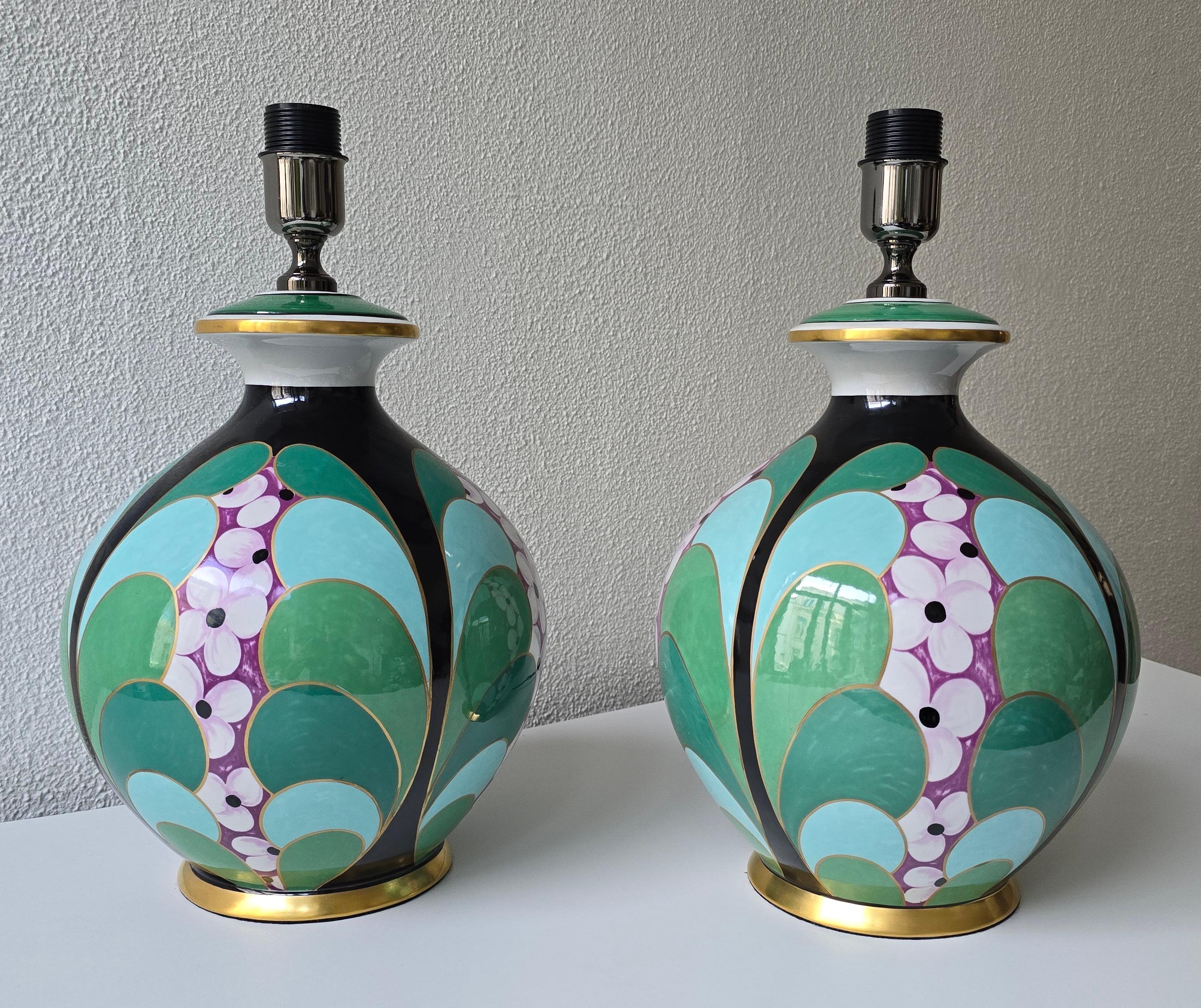 Pair of Hand-Painted Italian Porcelain Table Lamps by Le Porcellane, Florence For Sale 3