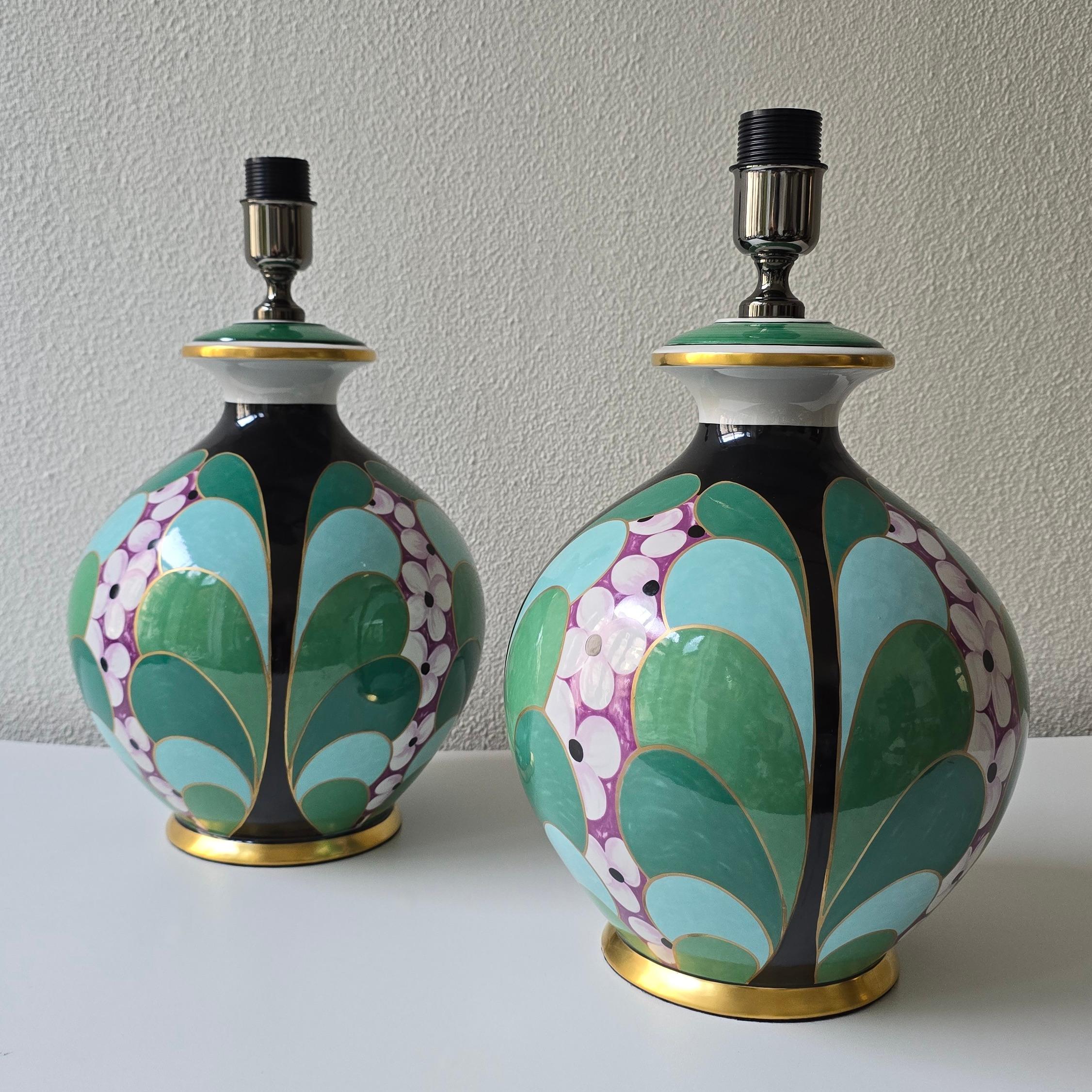 Pair of Hand-Painted Italian Porcelain Table Lamps by Le Porcellane, Florence For Sale 4