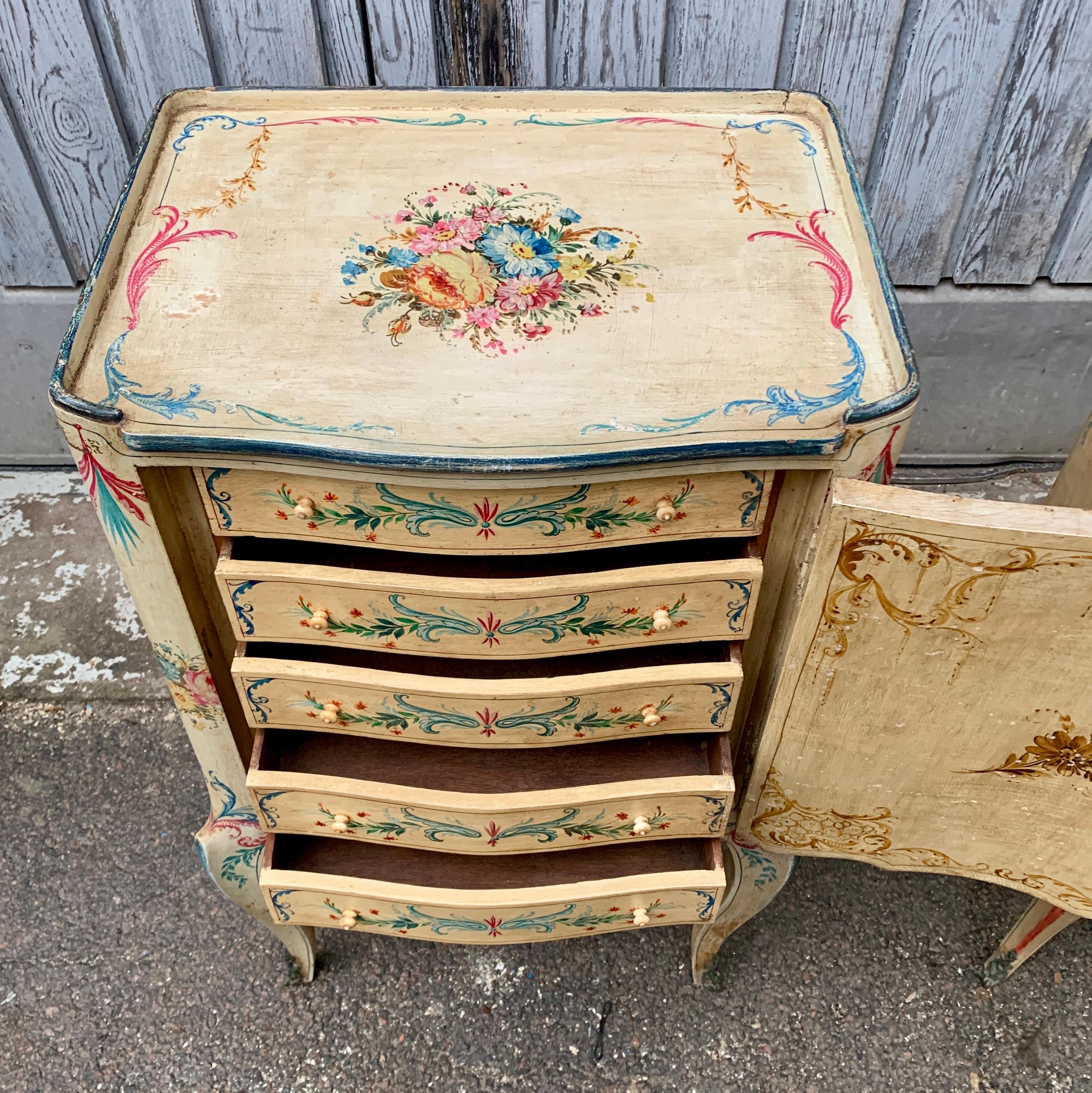 Pair of Hand Painted Italian Rococo Nightstands For Sale 6