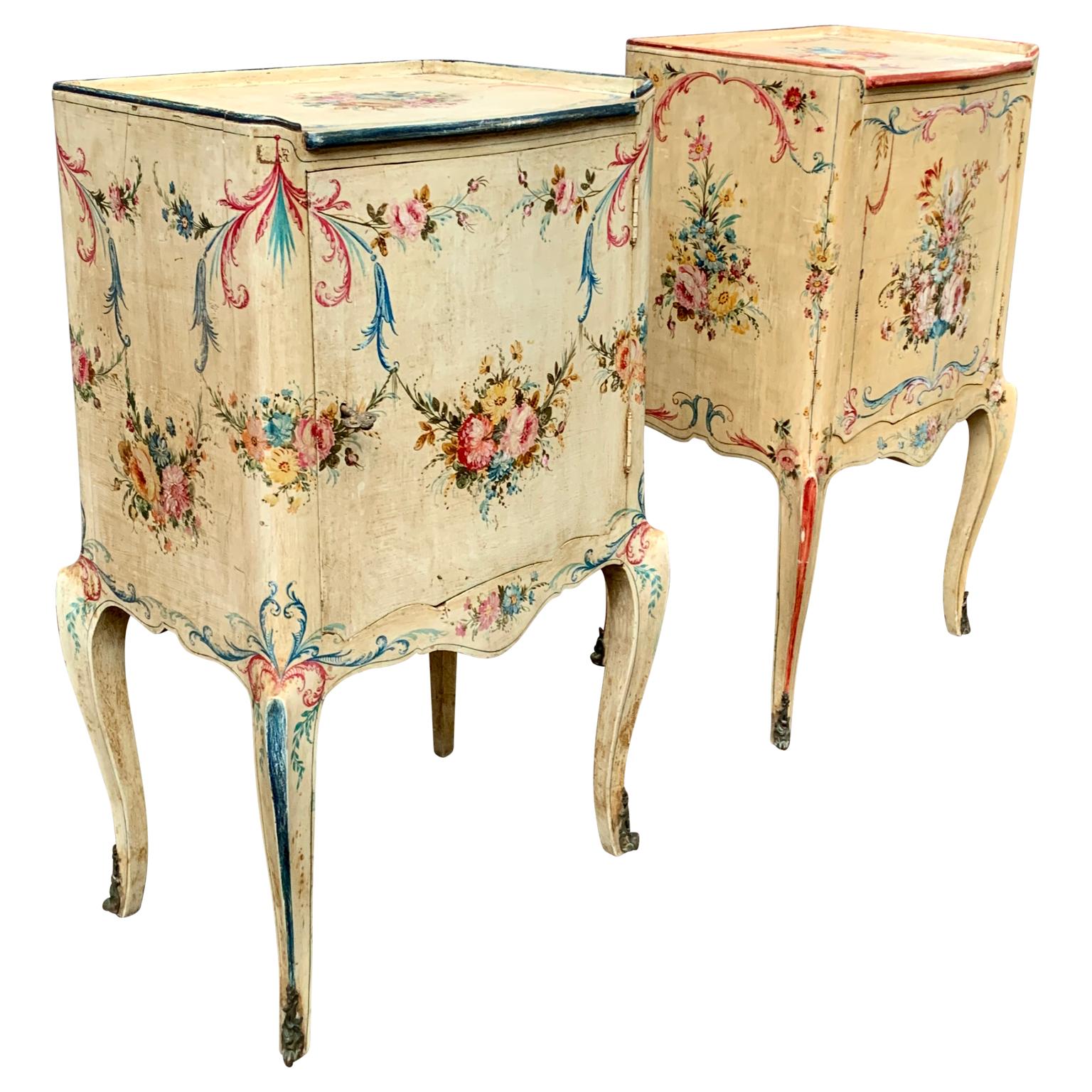 Pair of Hand Painted Italian Rococo Nightstands In Good Condition For Sale In Haddonfield, NJ