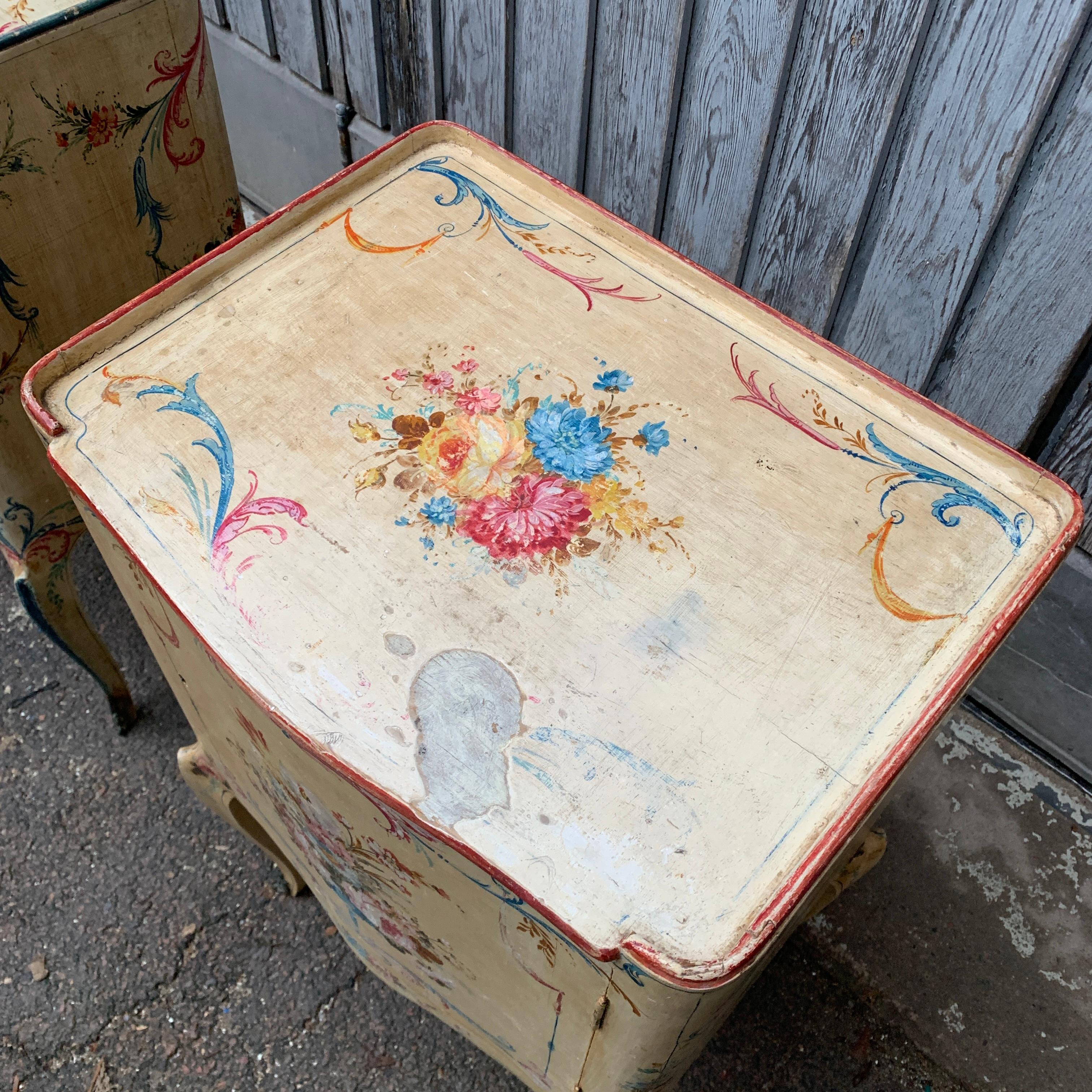 Pair of Hand Painted Italian Rococo Nightstands For Sale 2