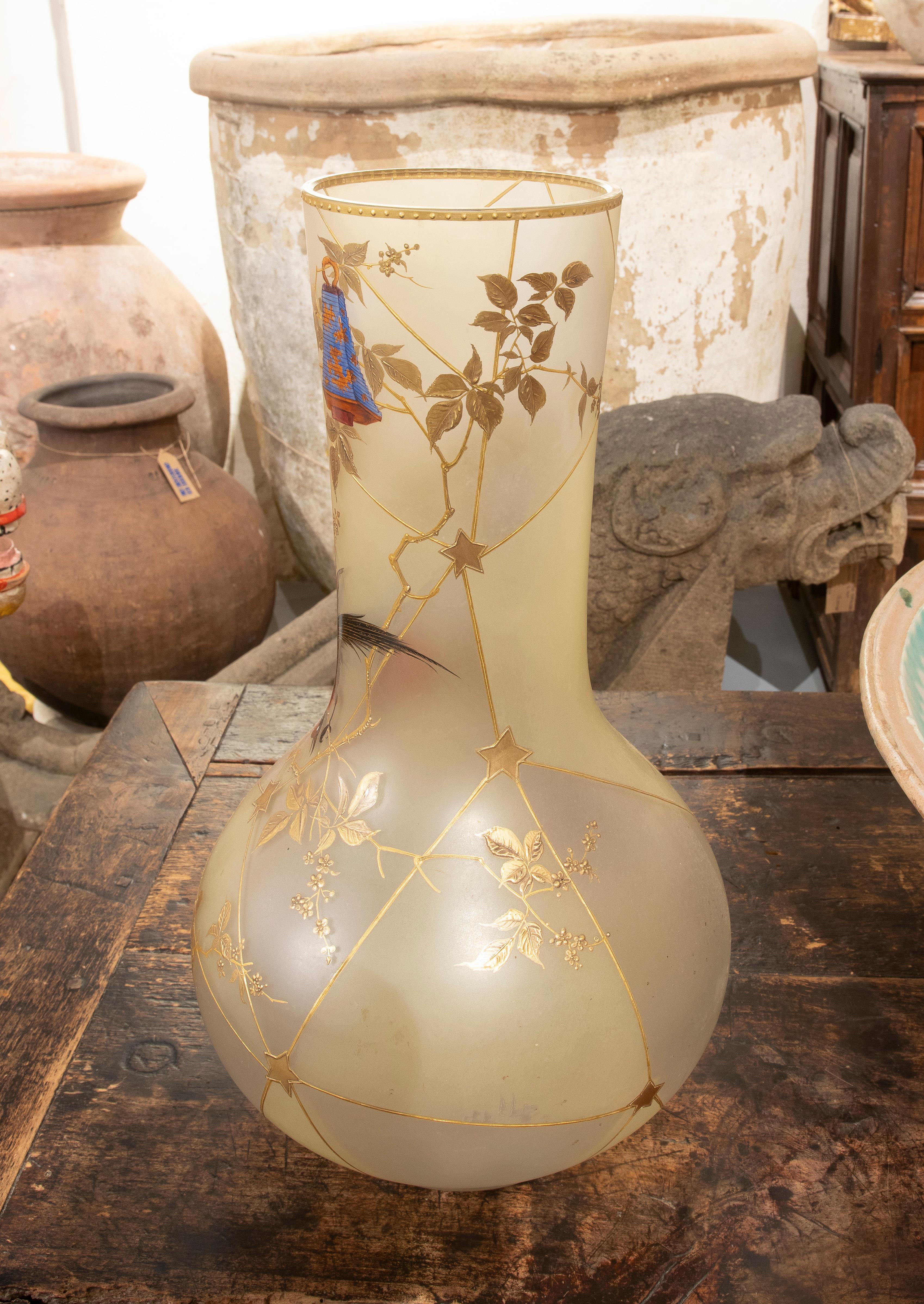 20th Century Pair of Hand-Painted Opaque Glass Vases with Birds Decoration  For Sale