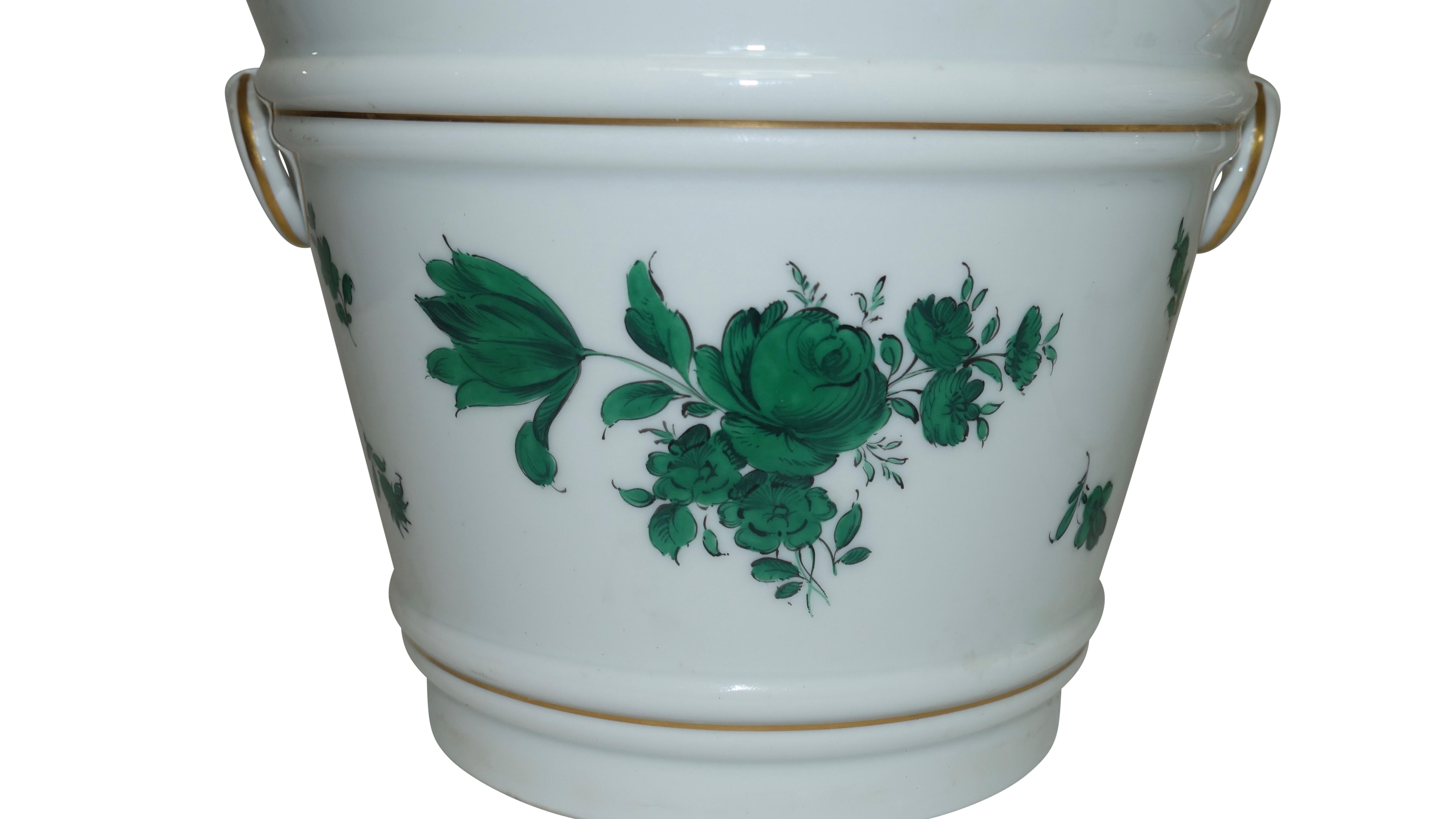 Pair of Hand-Painted Porcelain Cachepots, Vienna, 19th Century In Good Condition In San Francisco, CA