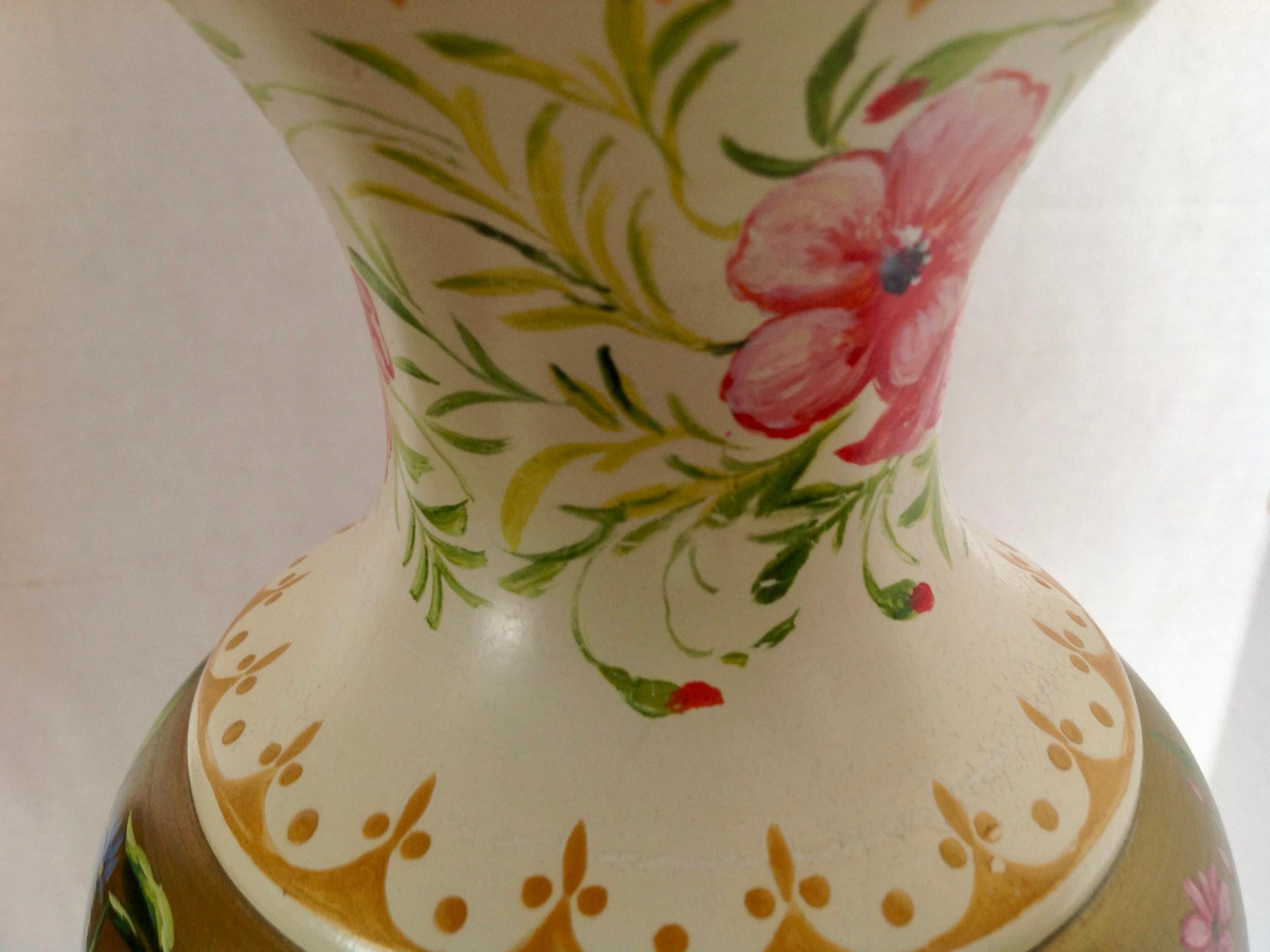 Pair of Hand Painted Urns Mounted as Table Lamps For Sale 4