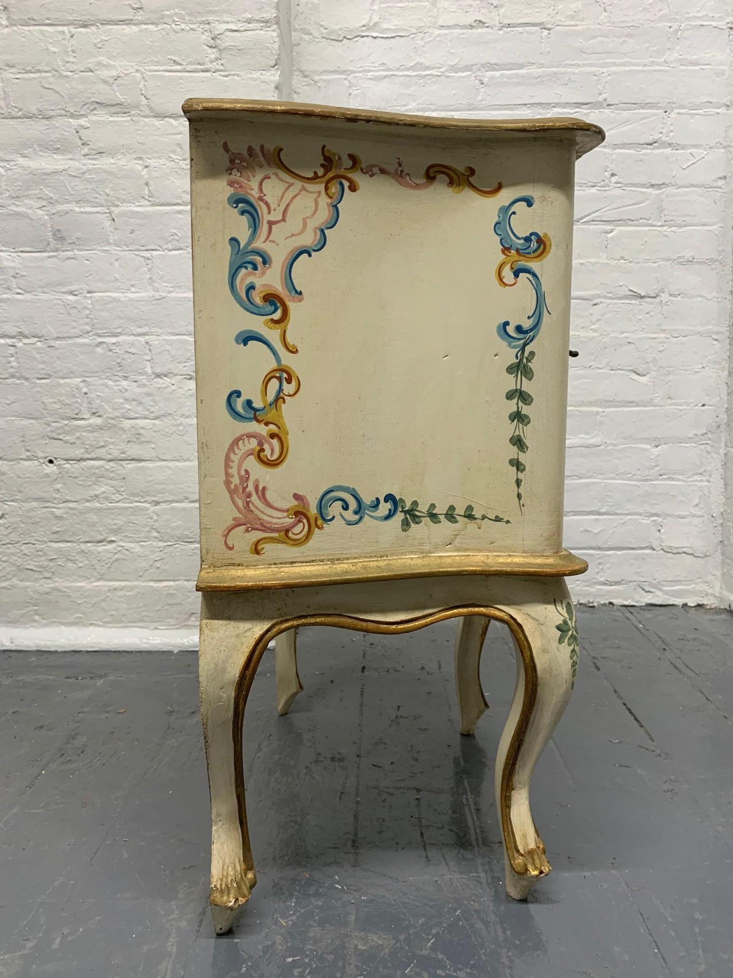 Pair of Hand Painted Venetian Cabinets In Good Condition In New York, NY
