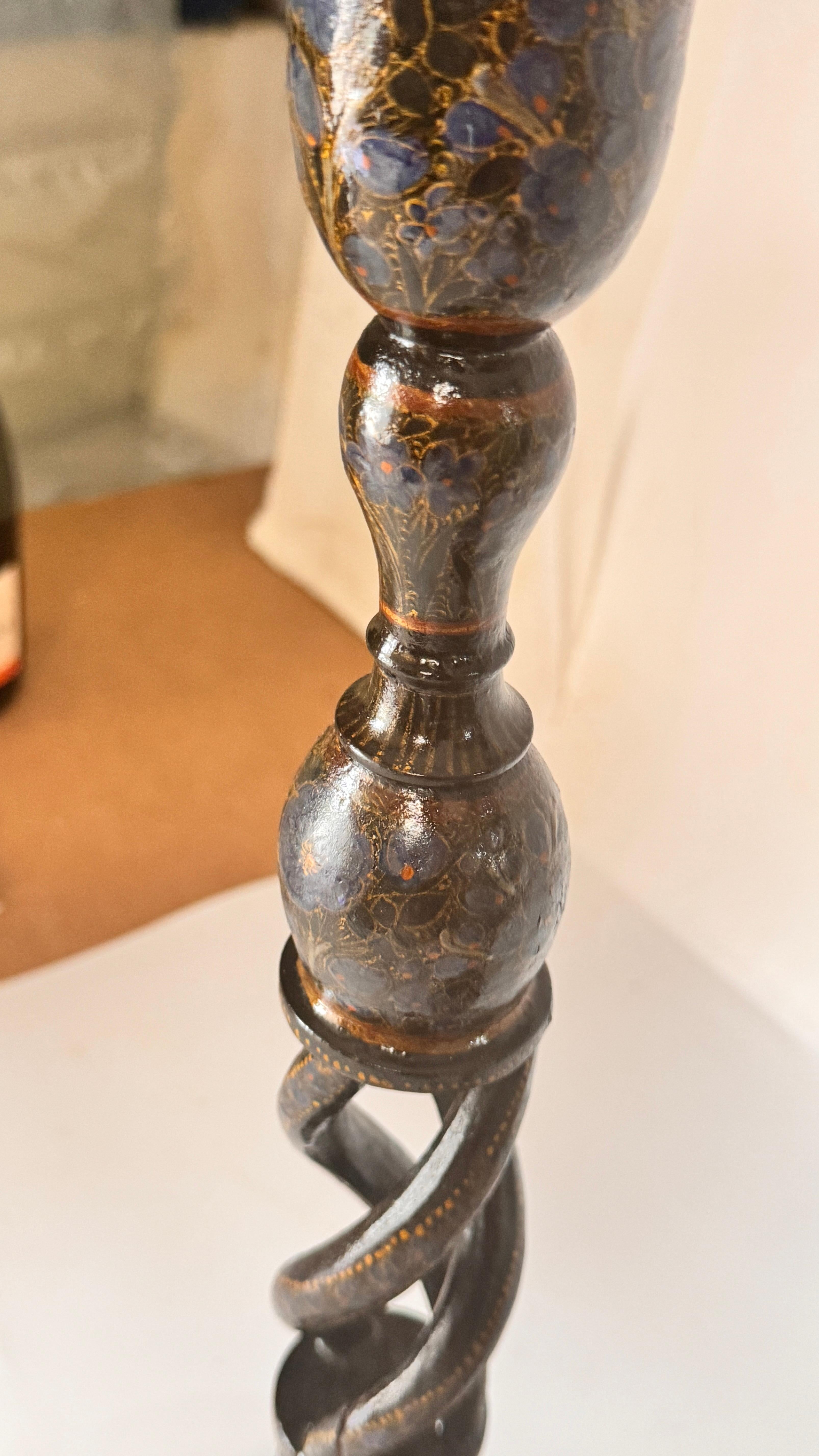 Pair of Hand-Painted Wooden Candlesticks — France, 1970s en vente 4