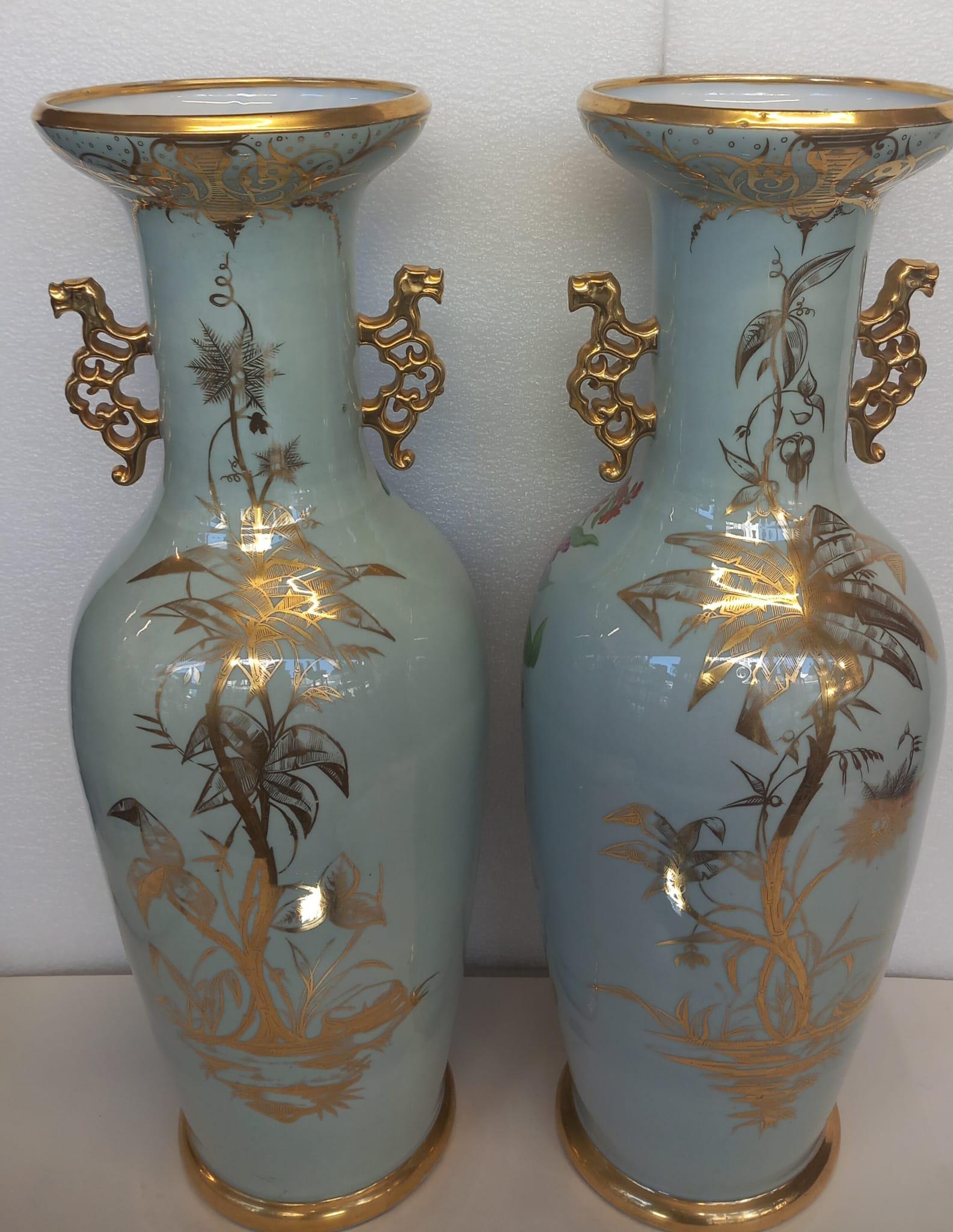 Pair of hand painting Napoleon III porcelain vases For Sale 3