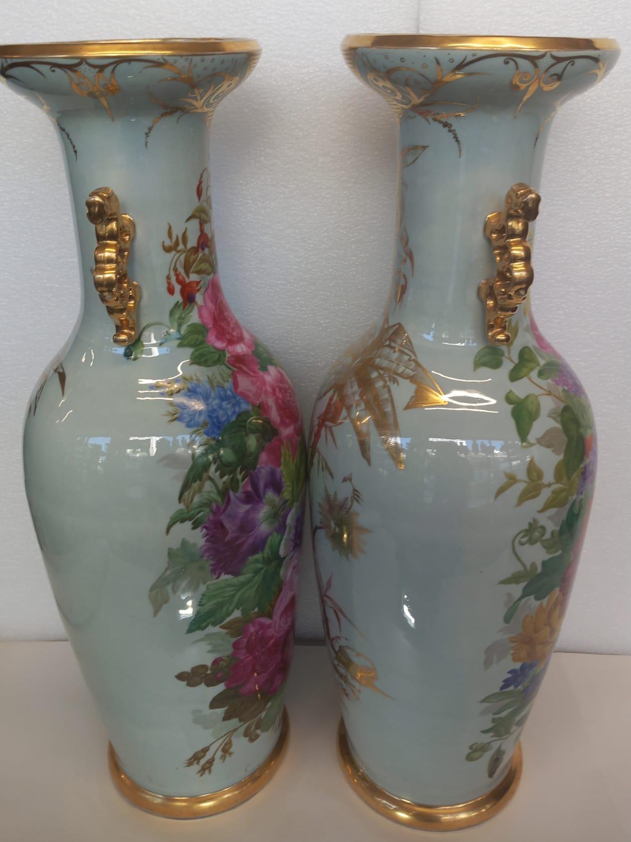 Pair of hand painting Napoleon III porcelain vases For Sale 1