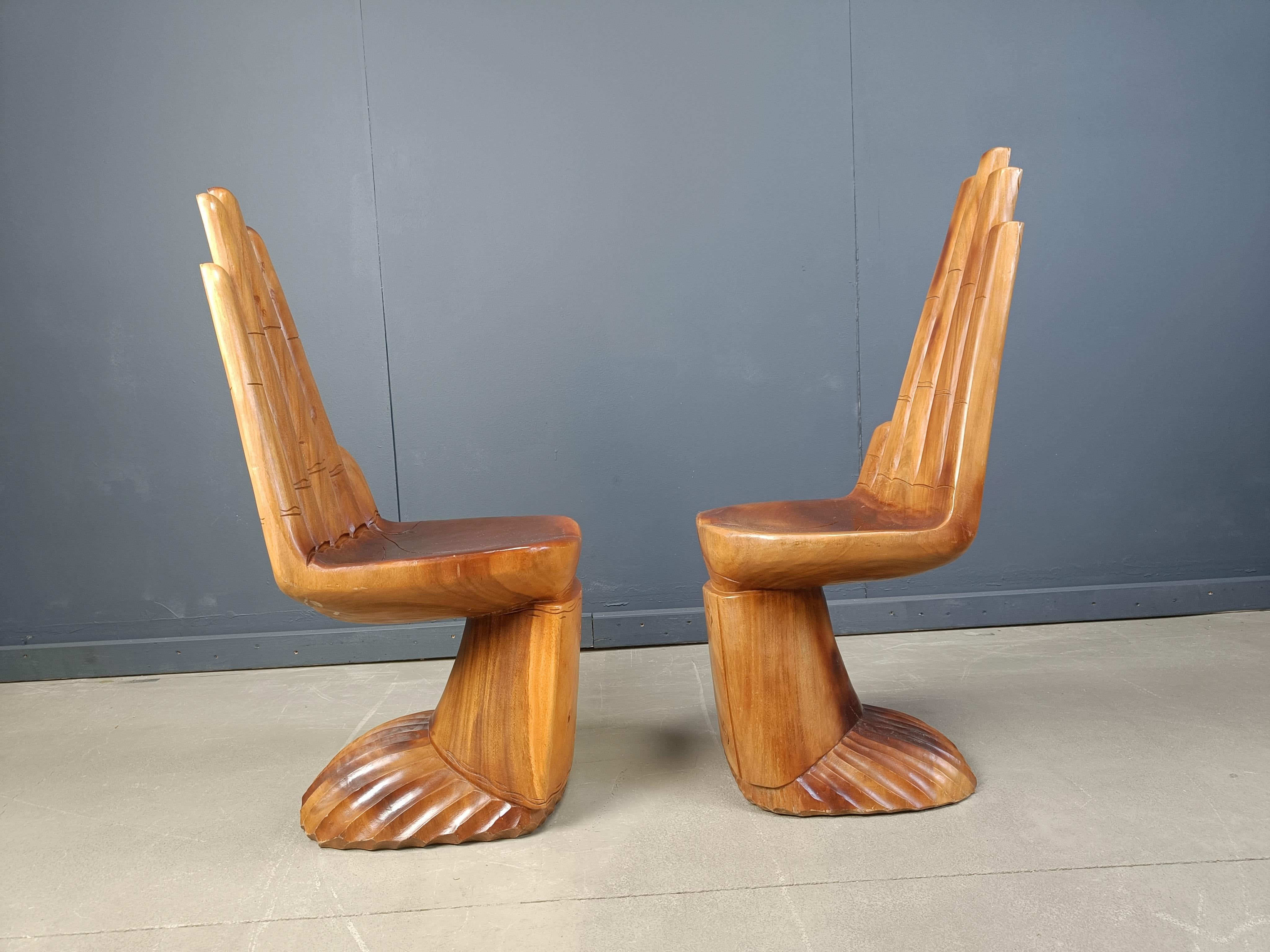 Fine XX secolo Coppia di sedie in teak sagomate a mano, anni '70 in vendita