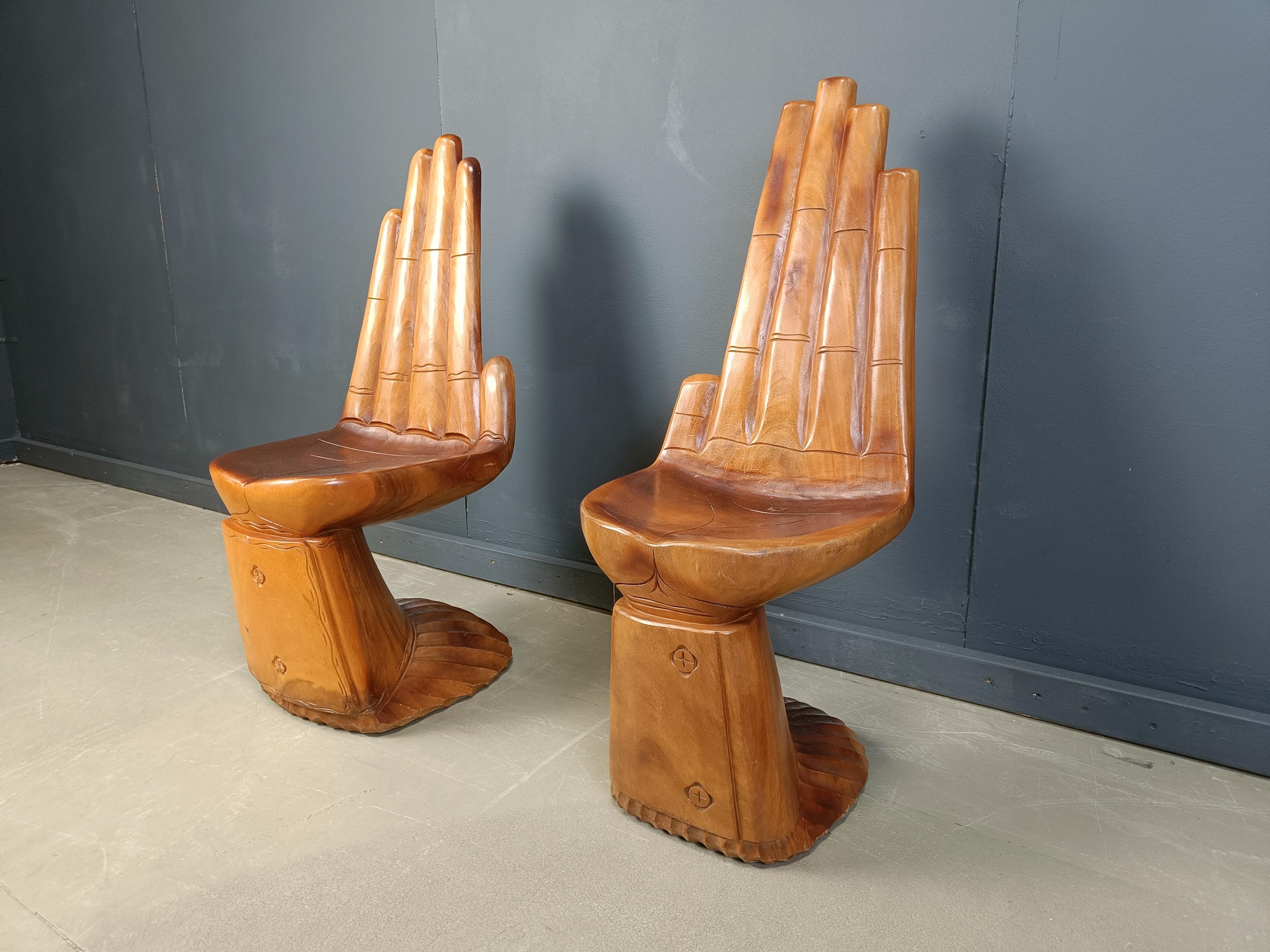 Coppia di sedie in teak sagomate a mano, anni '70 in vendita 1