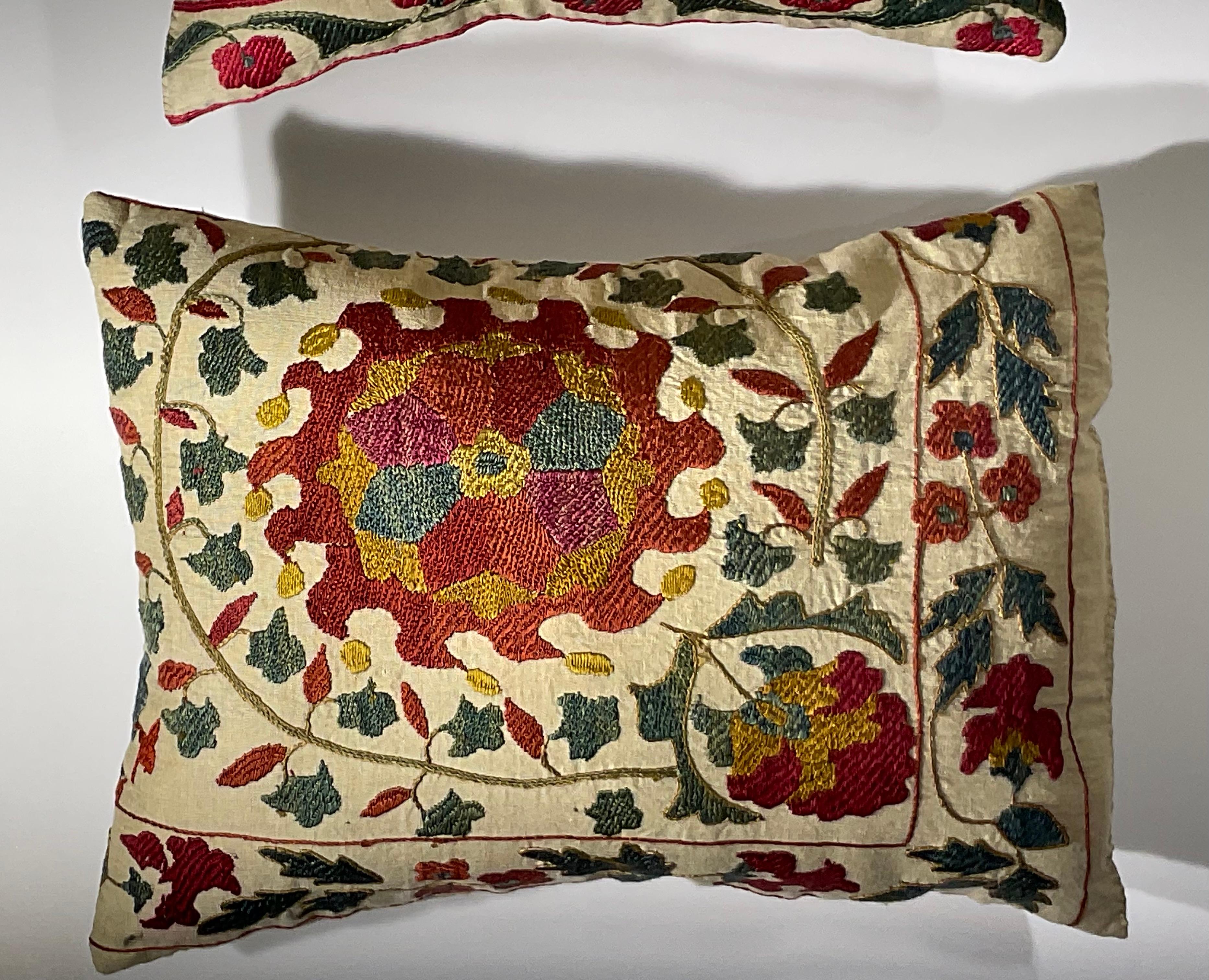 Pair Of Hand Silk Embroidery Suzani Pillows For Sale 4