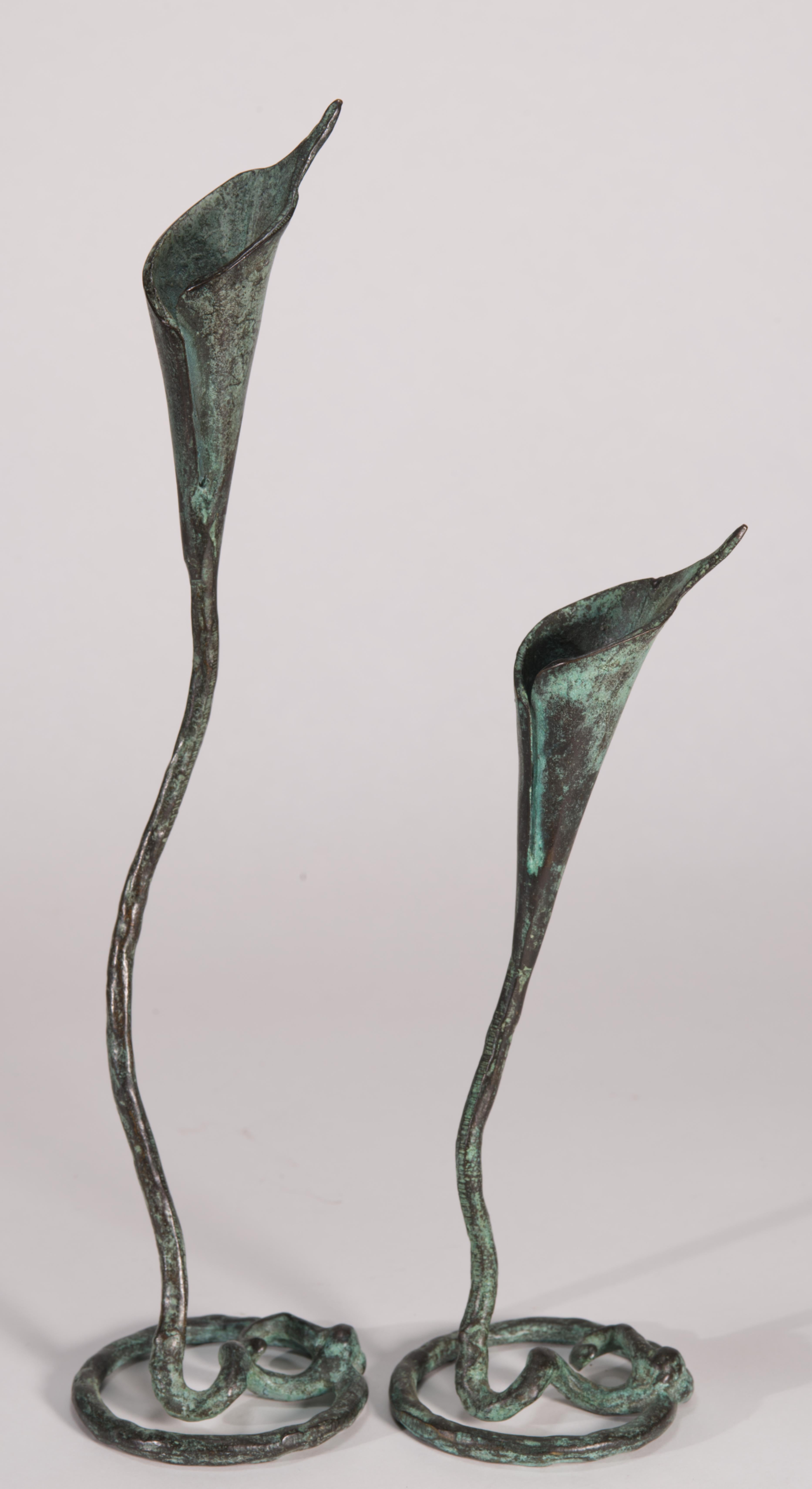 Moulage Paire de bougeoirs en bronze forgé à la main dans le style de Jack Brubaker en vente