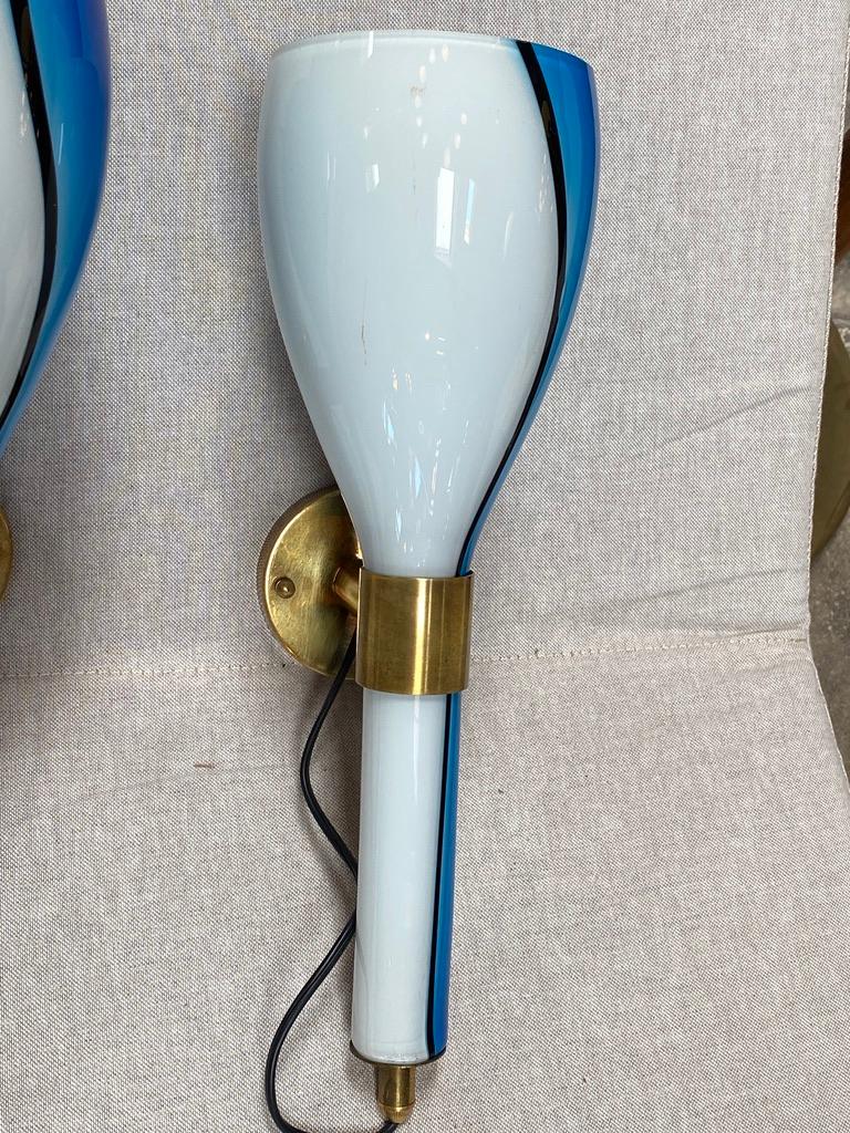 Mid-Century Modern Pair of Hand Blown Venini Sconces with Brass Mounts 1950s For Sale