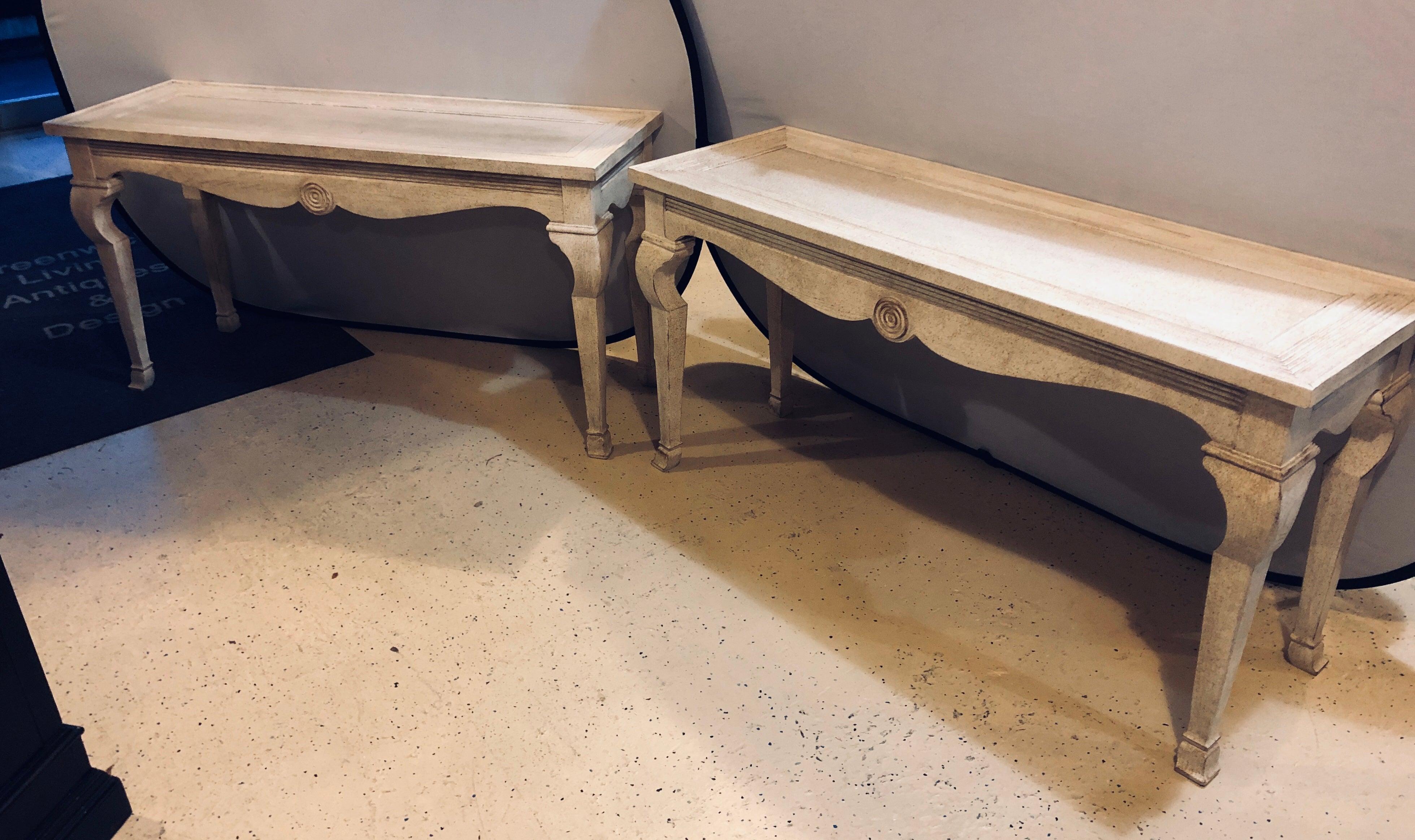 Pair of Handcrafted Blush Toned Hollywood Regency Wood Center Console Tables In Good Condition In Plainview, NY