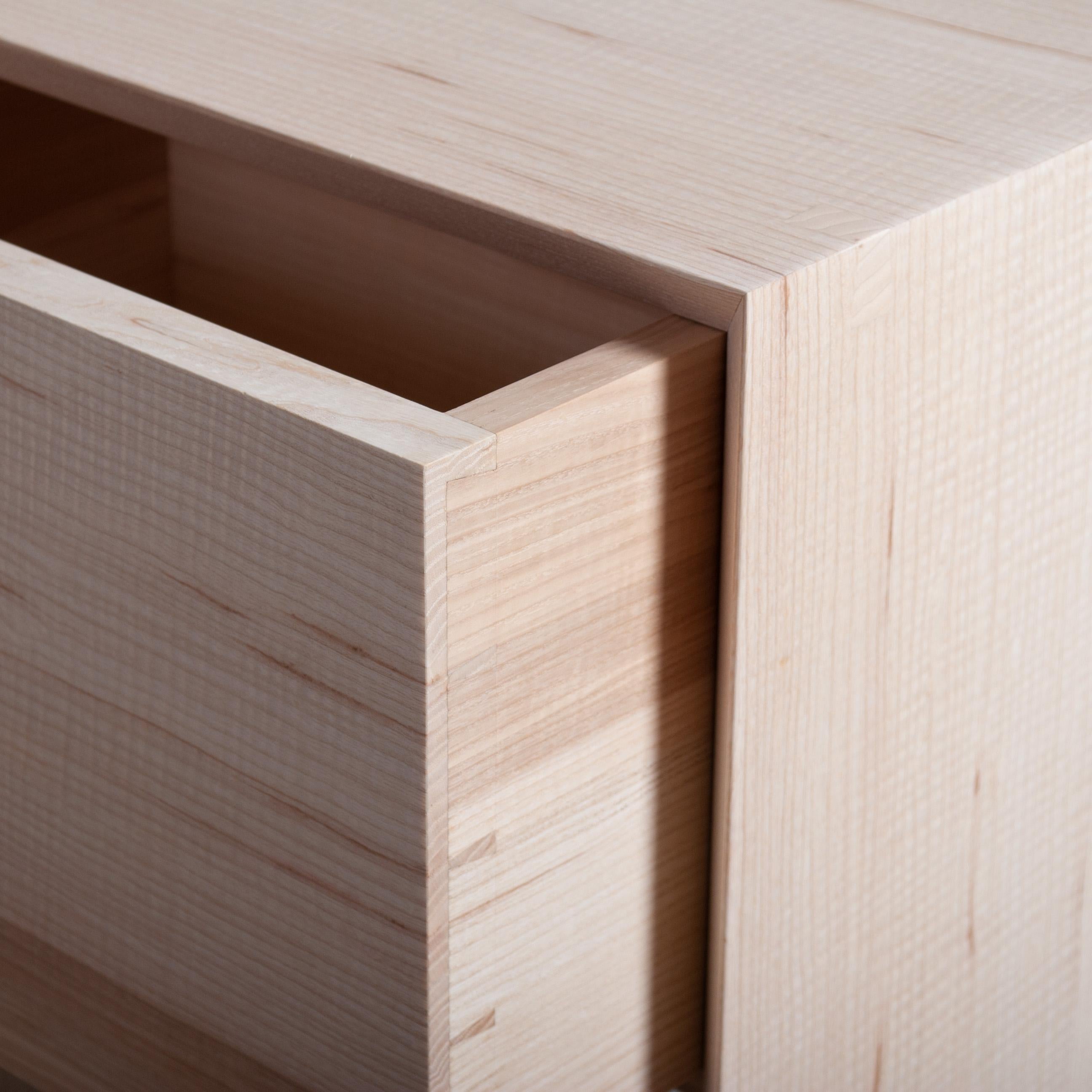 Paar Handcrafted English Ash End Tables / Drawers. im Angebot 1