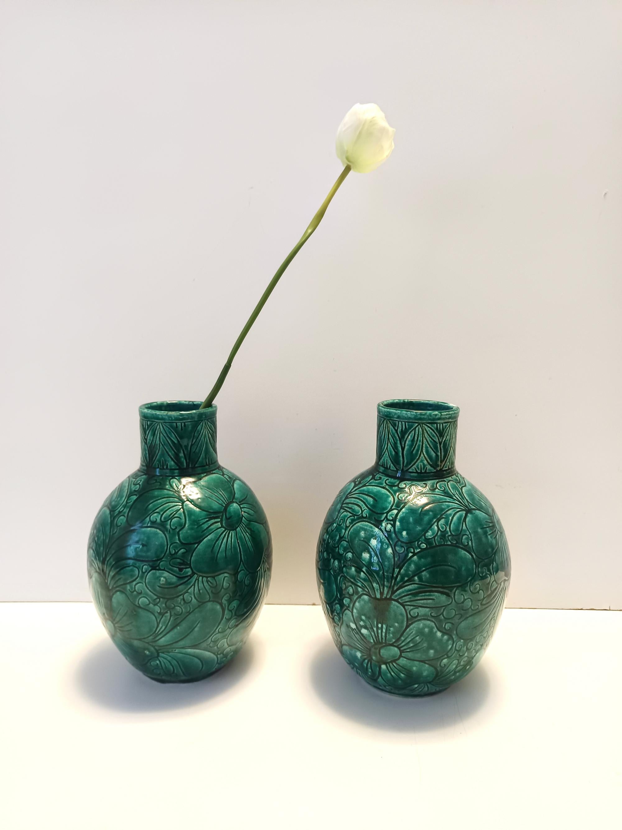 Mid-Century moderno Coppia di vasi in ceramica verde realizzati a mano da Fanciullacci, Italia in vendita