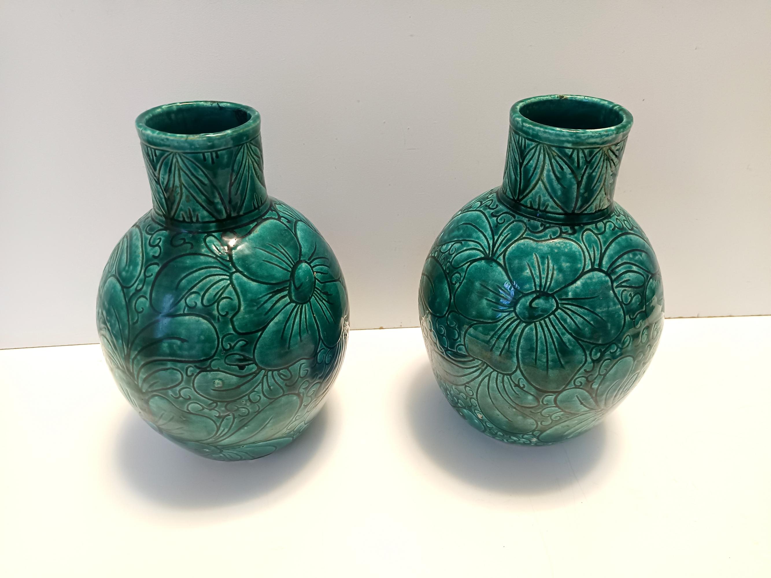 Italiano Coppia di vasi in ceramica verde realizzati a mano da Fanciullacci, Italia in vendita