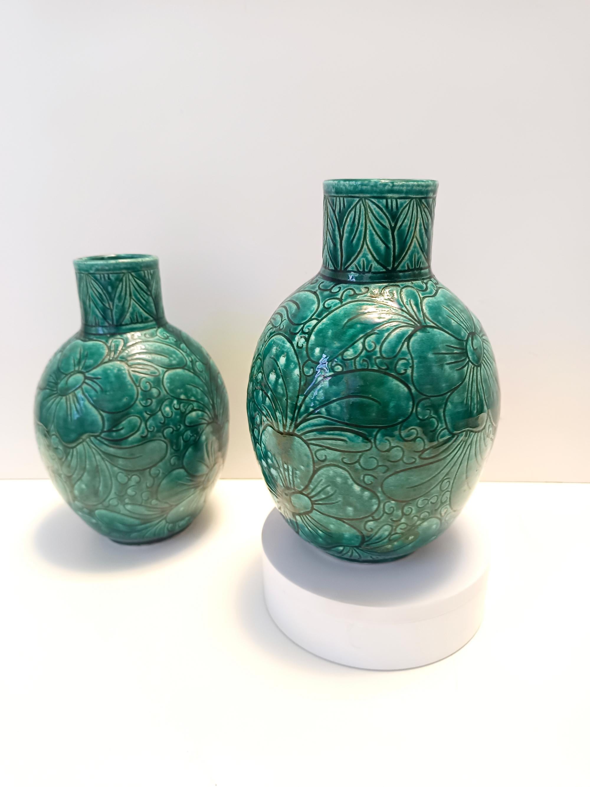 Metà XX secolo Coppia di vasi in ceramica verde realizzati a mano da Fanciullacci, Italia in vendita