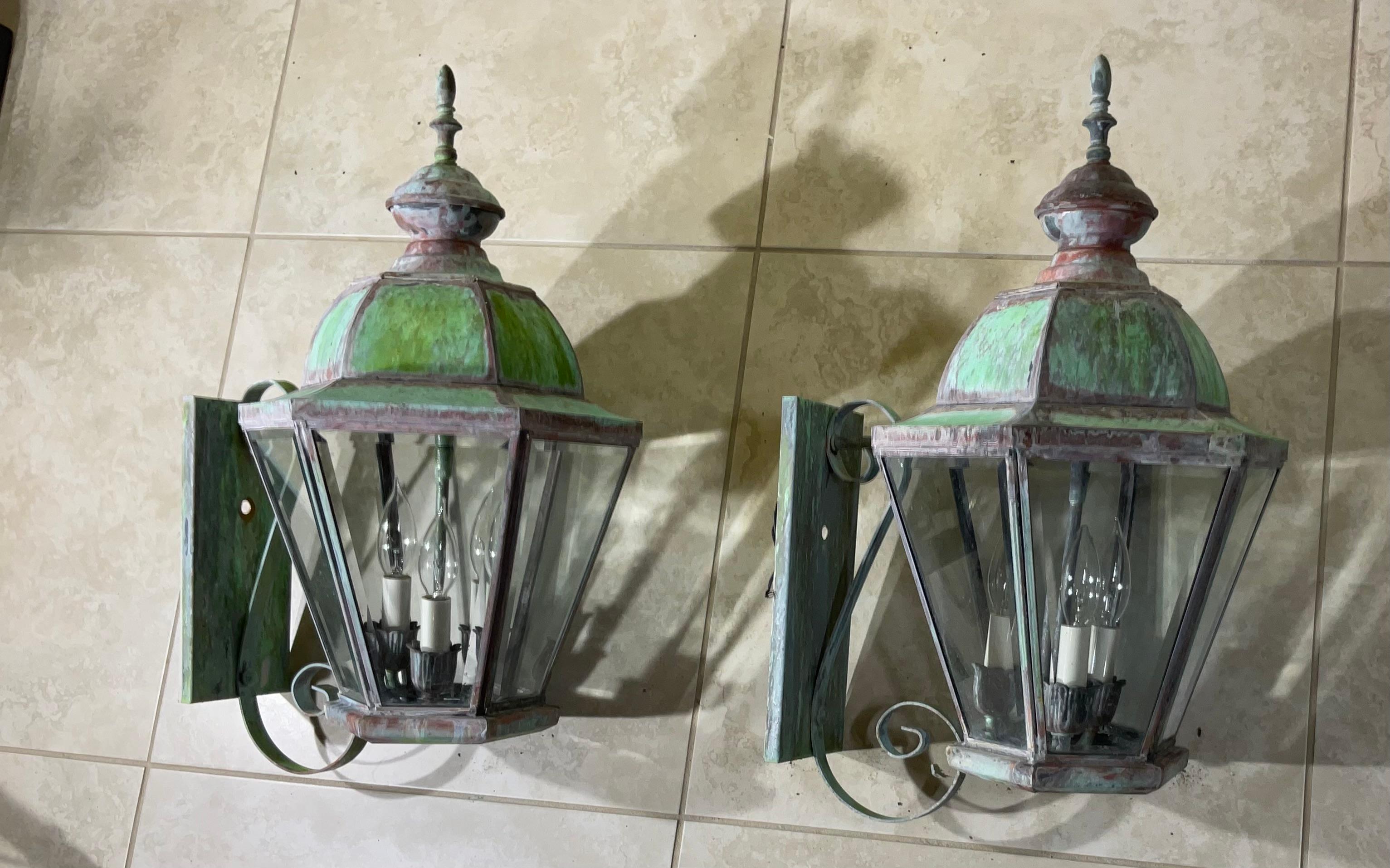 Pair of Handcrafted Solid Brass Vintage Wall Lantern For Sale 4