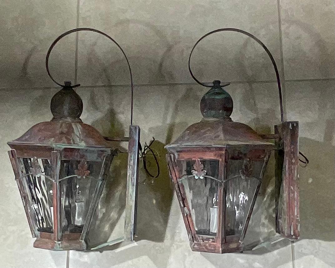 Pair of Handcrafted Solid Brass Vintage Wall Lantern For Sale 1