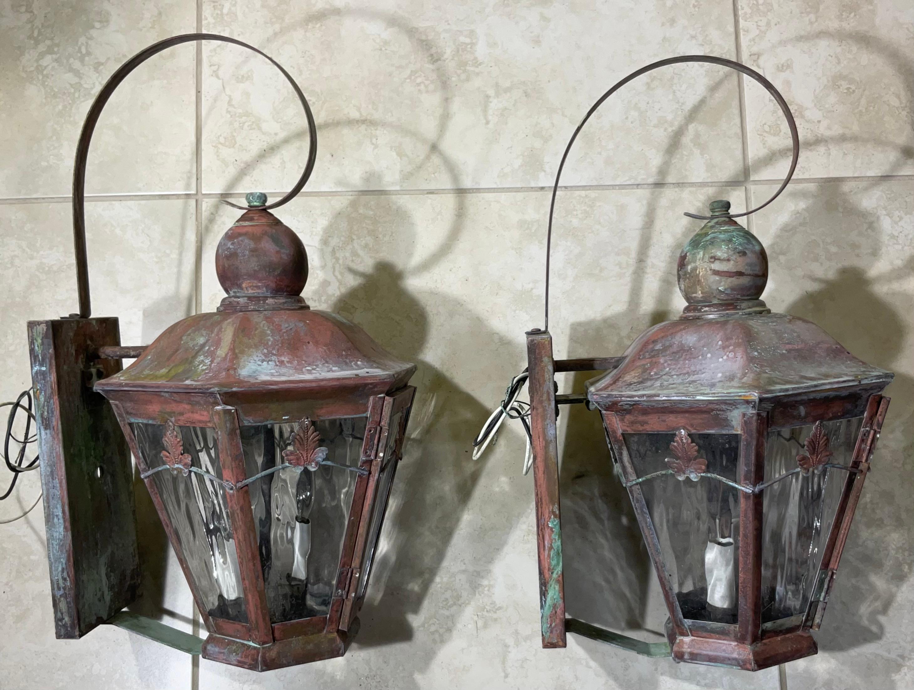 Pair of Handcrafted Solid Brass Vintage Wall Lantern For Sale 2