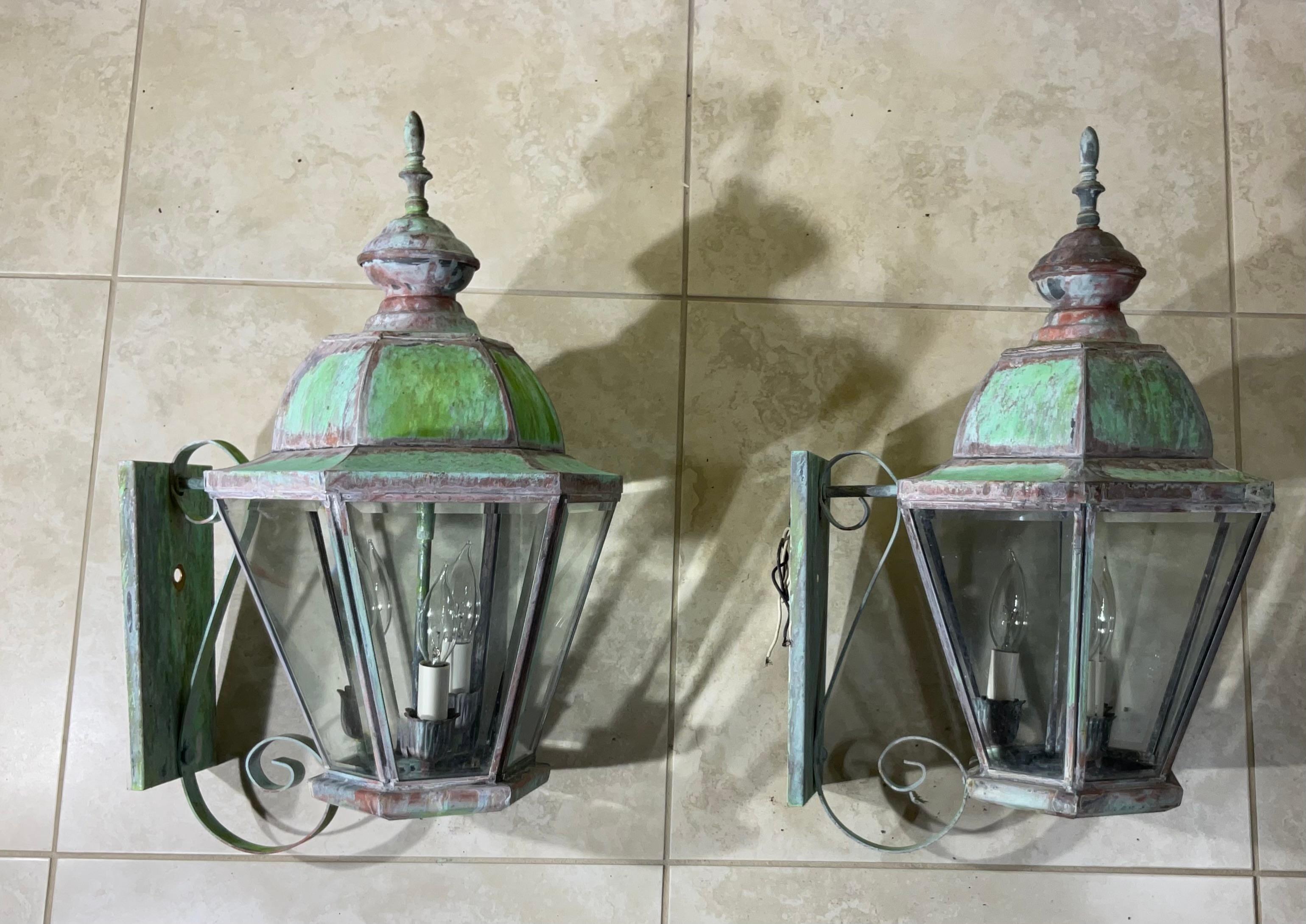 Pair of Handcrafted Solid Brass Vintage Wall Lantern For Sale 2