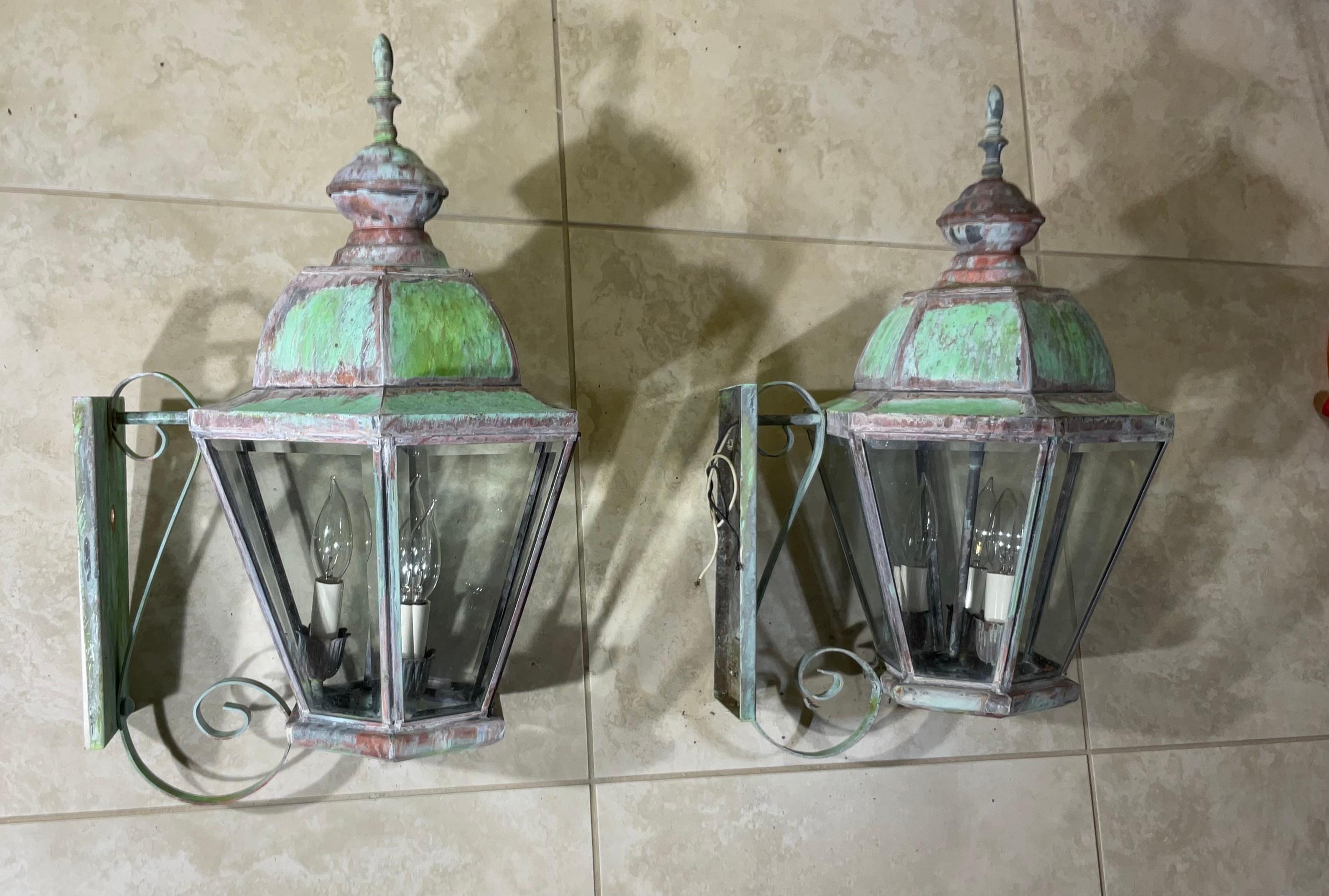 Pair of Handcrafted Solid Brass Vintage Wall Lantern For Sale 3