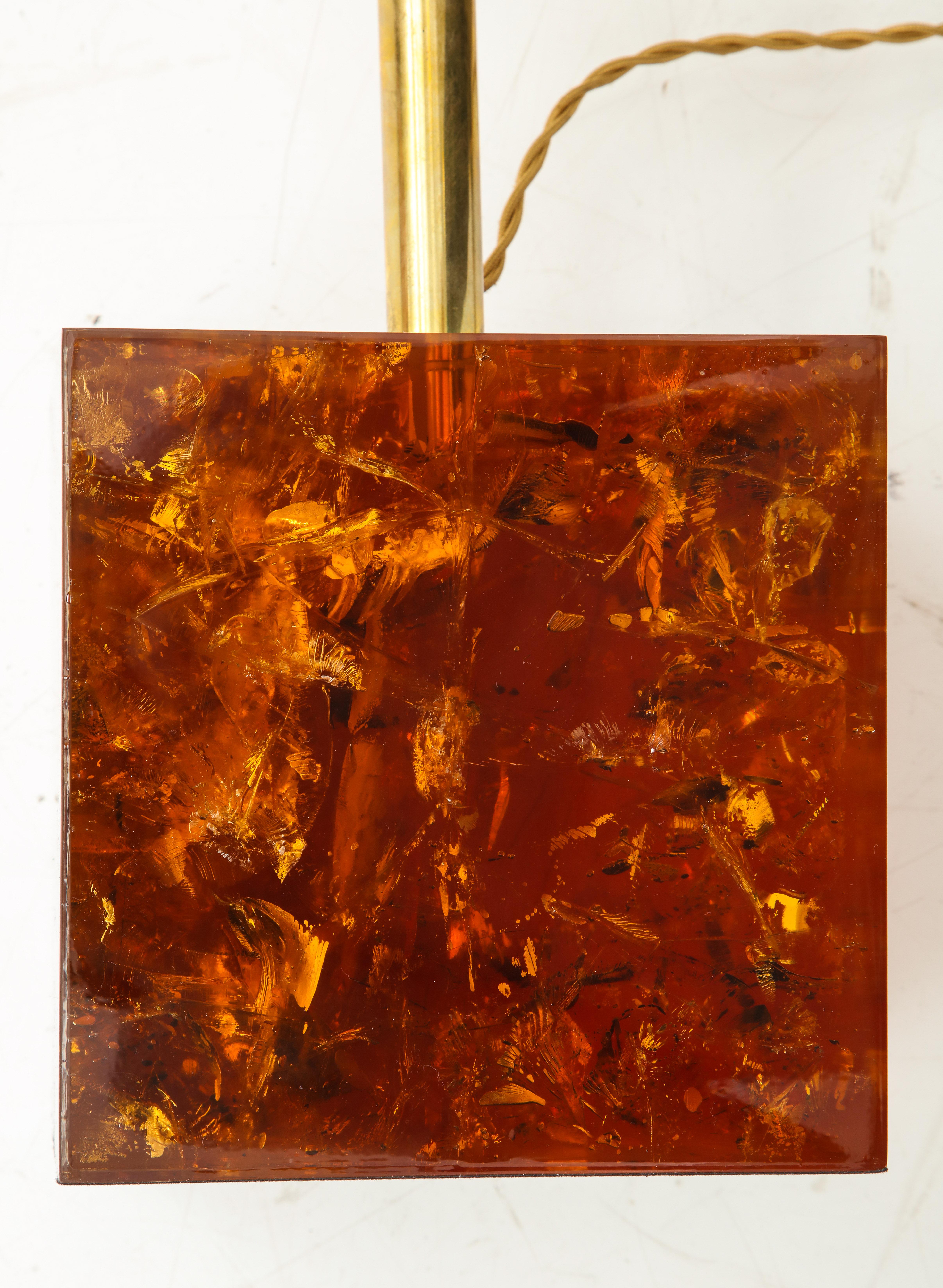 Pair of Handcrafted Tortoise Shell Style Cube Fractal Resin Bronze Lamps, Italy For Sale 3