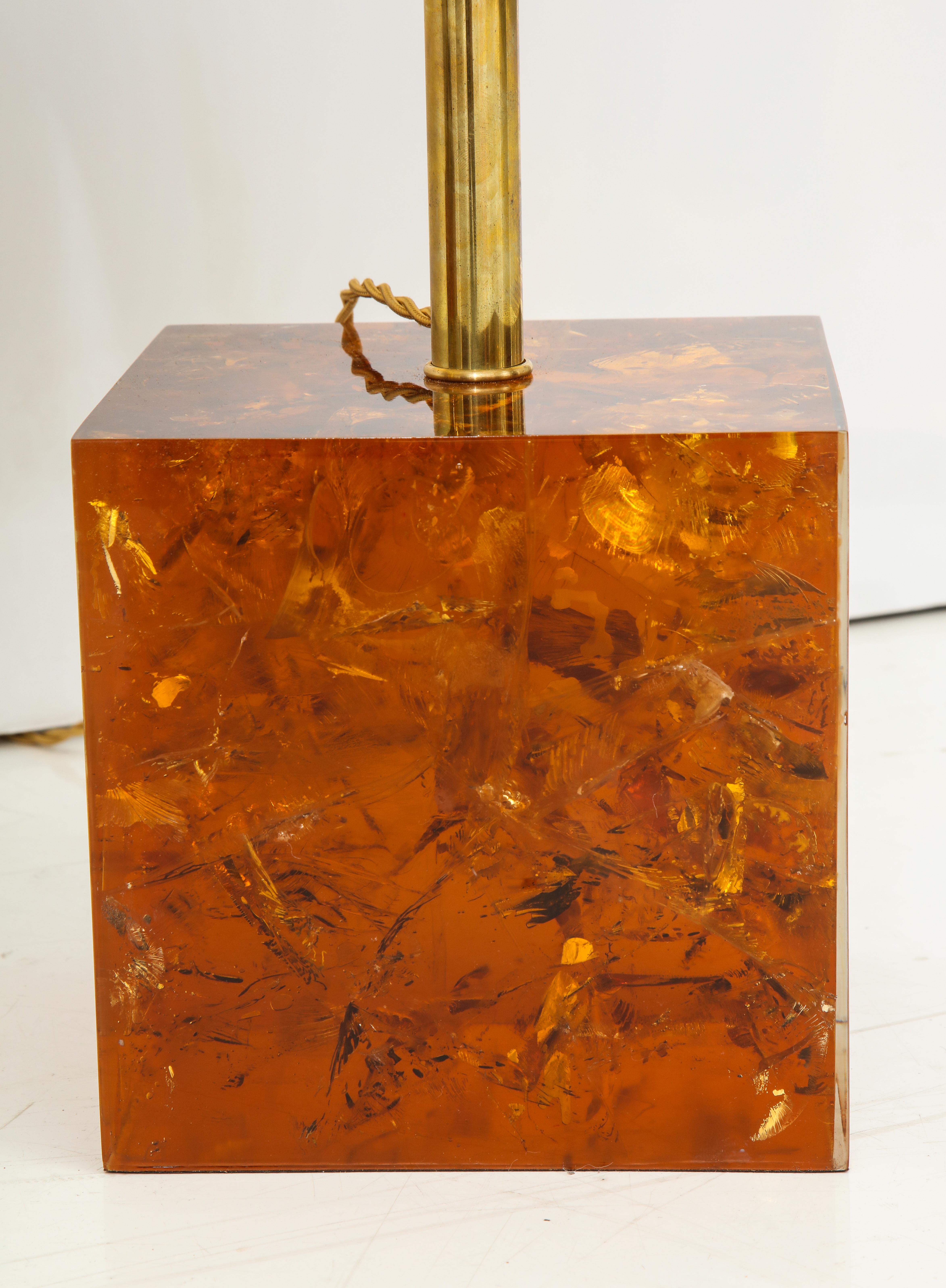 Italian Pair of Handcrafted Tortoise Shell Style Cube Fractal Resin Bronze Lamps, Italy For Sale