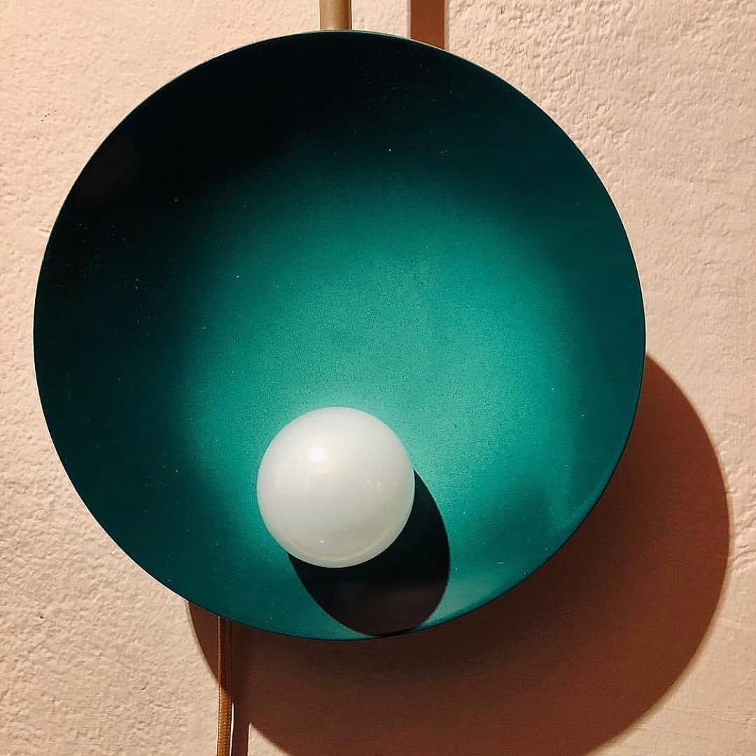Coppia di lampade da parete Verdigris Oyster con asta, realizzate a mano da Carla Baz in vendita 11