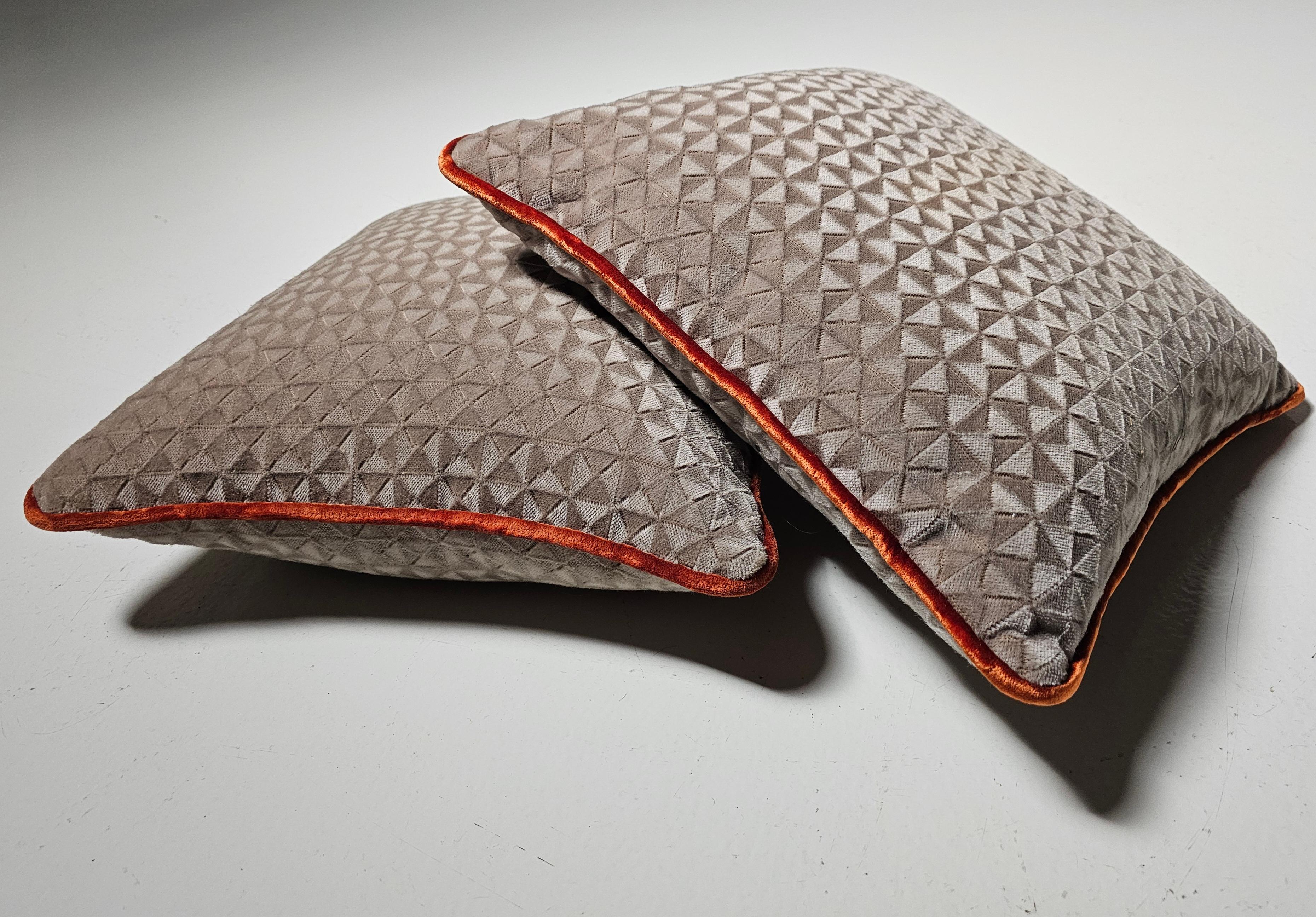 Coppia di cuscini Hermès realizzati a mano in vendita 1