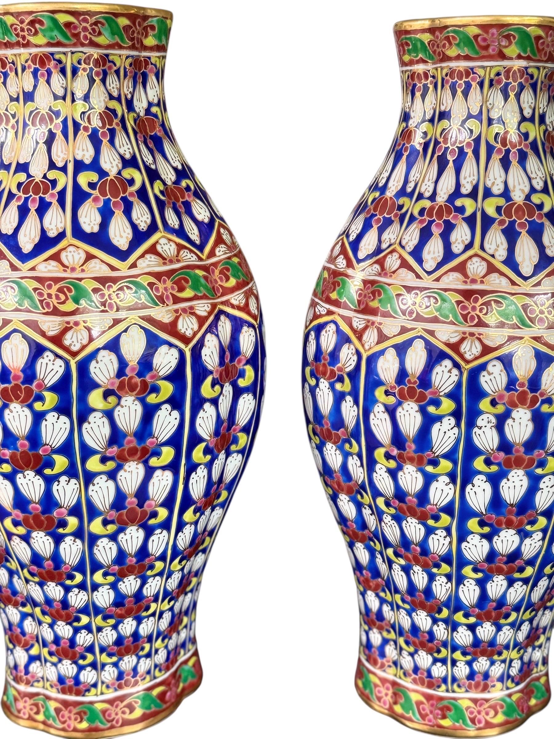 Paire de vases sculpturaux Maitland Smith faits à la main Thaïlande années 1980 en vente 4
