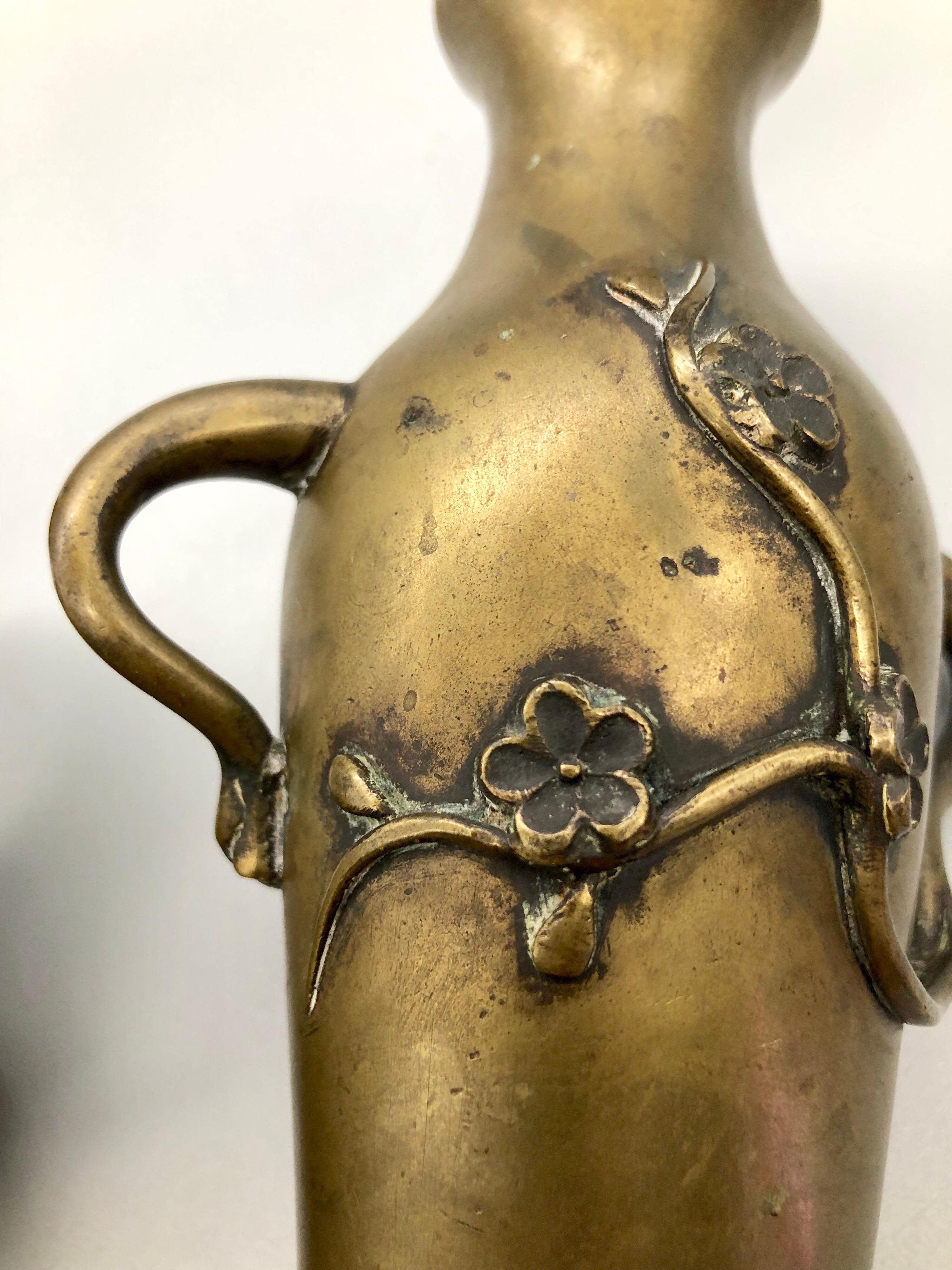 Pair of Handmade Meiji Era Bronze Art Nouveau Vases, Flowers and Grapevine For Sale 6