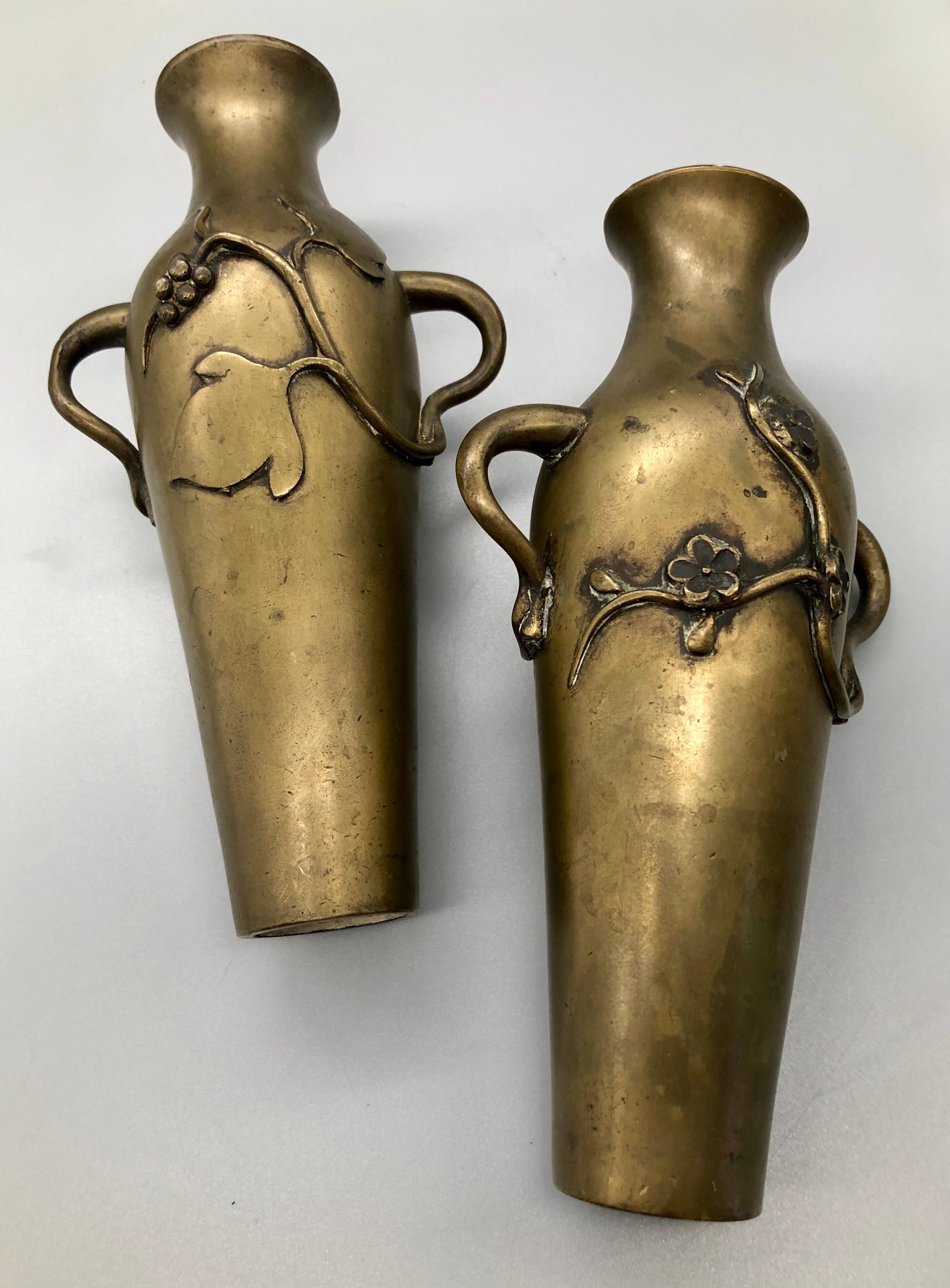 Pair of Handmade Meiji Era Bronze Art Nouveau Vases, Flowers and Grapevine For Sale 9