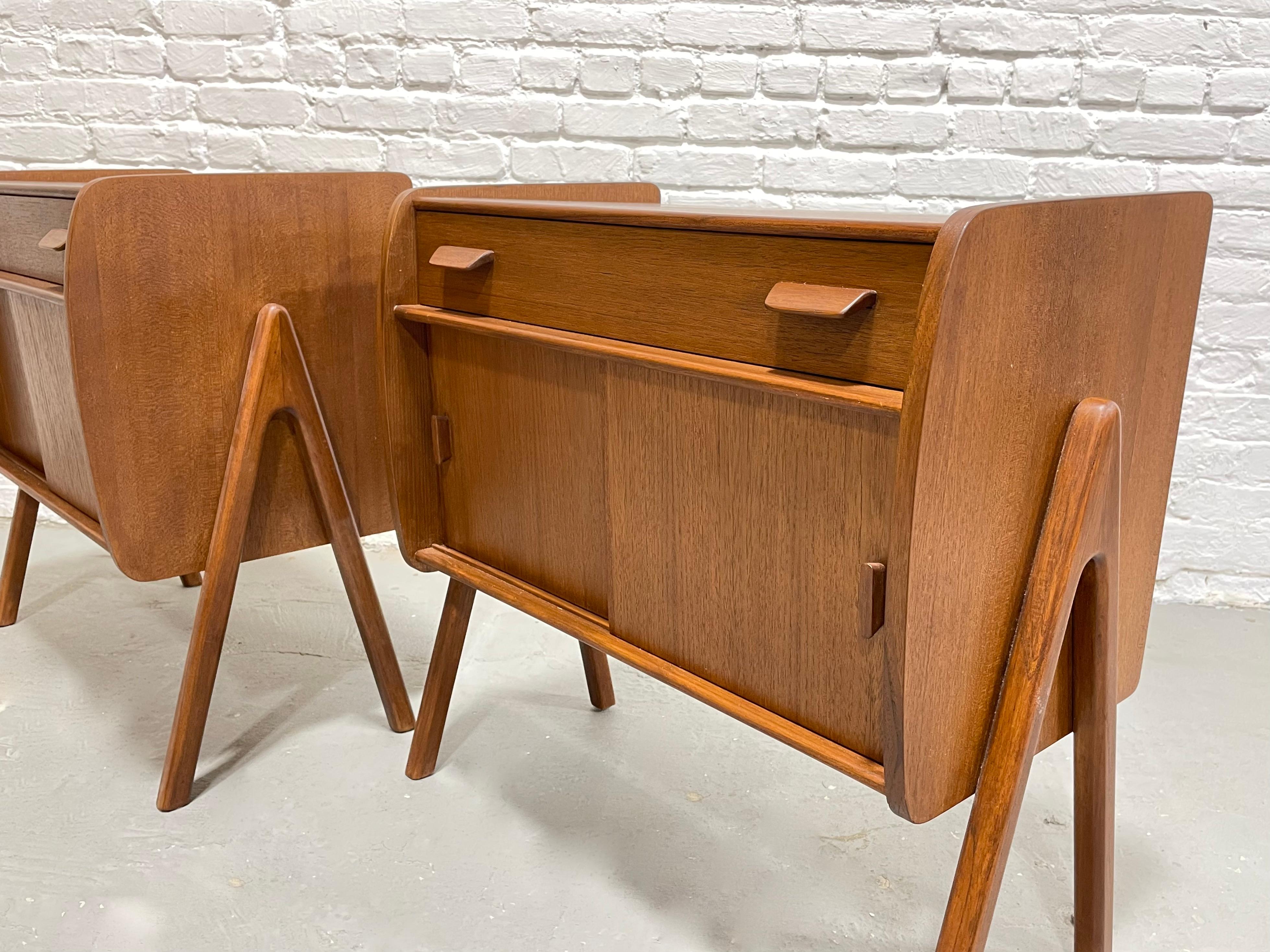 Pair of Handmade Mid-Century Modern Teak Cabinets / Nightstands / Bedside Tables 7