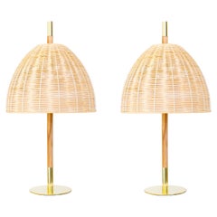 Paar handgefertigte Tischlampen aus natürlichem Rattan und Messing, mediterrane Objekte