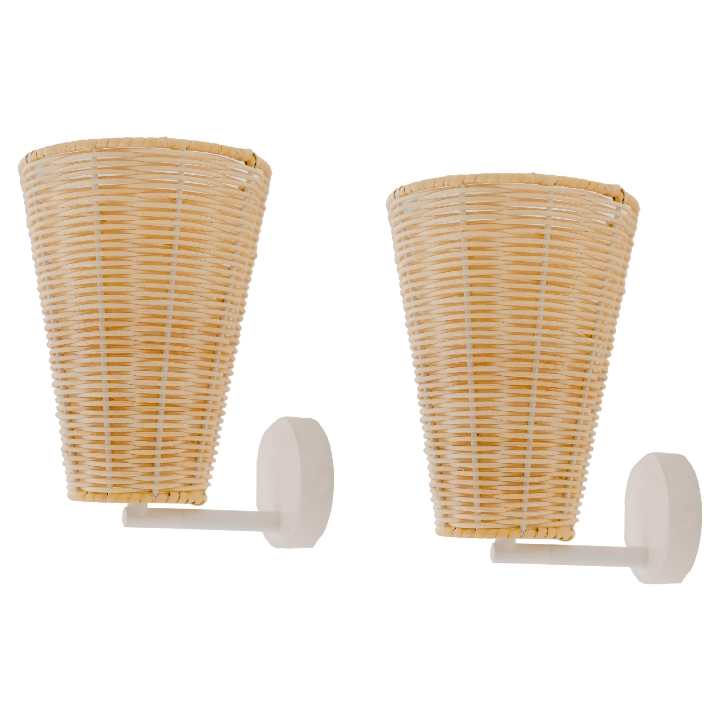 Paar handgefertigte Wandleuchten, Rattankegel, von Mediterranean Objects im Angebot