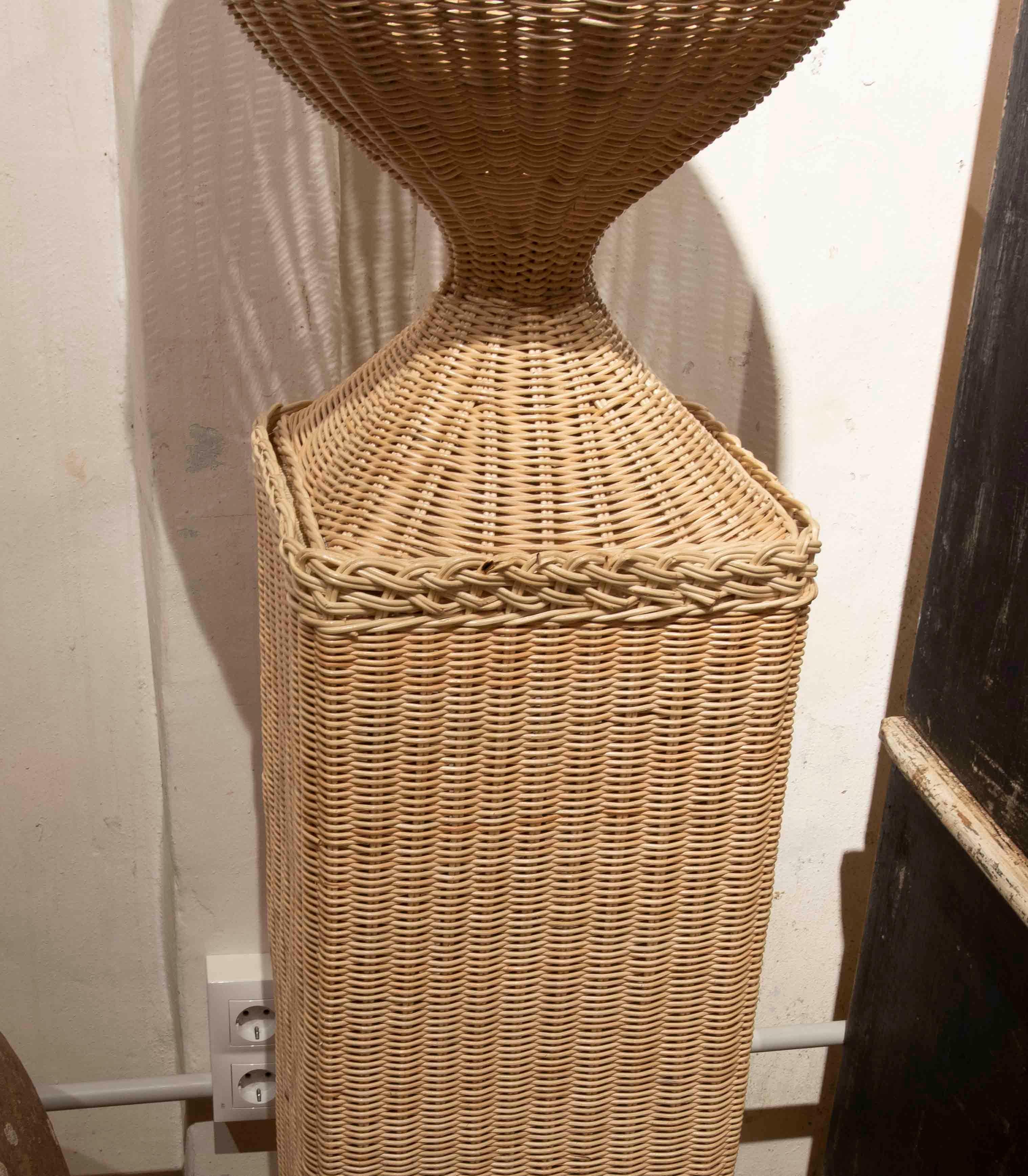 Pair of Handmade Wicker Cups with Rectangular Bases and wooden Structure For Sale 5