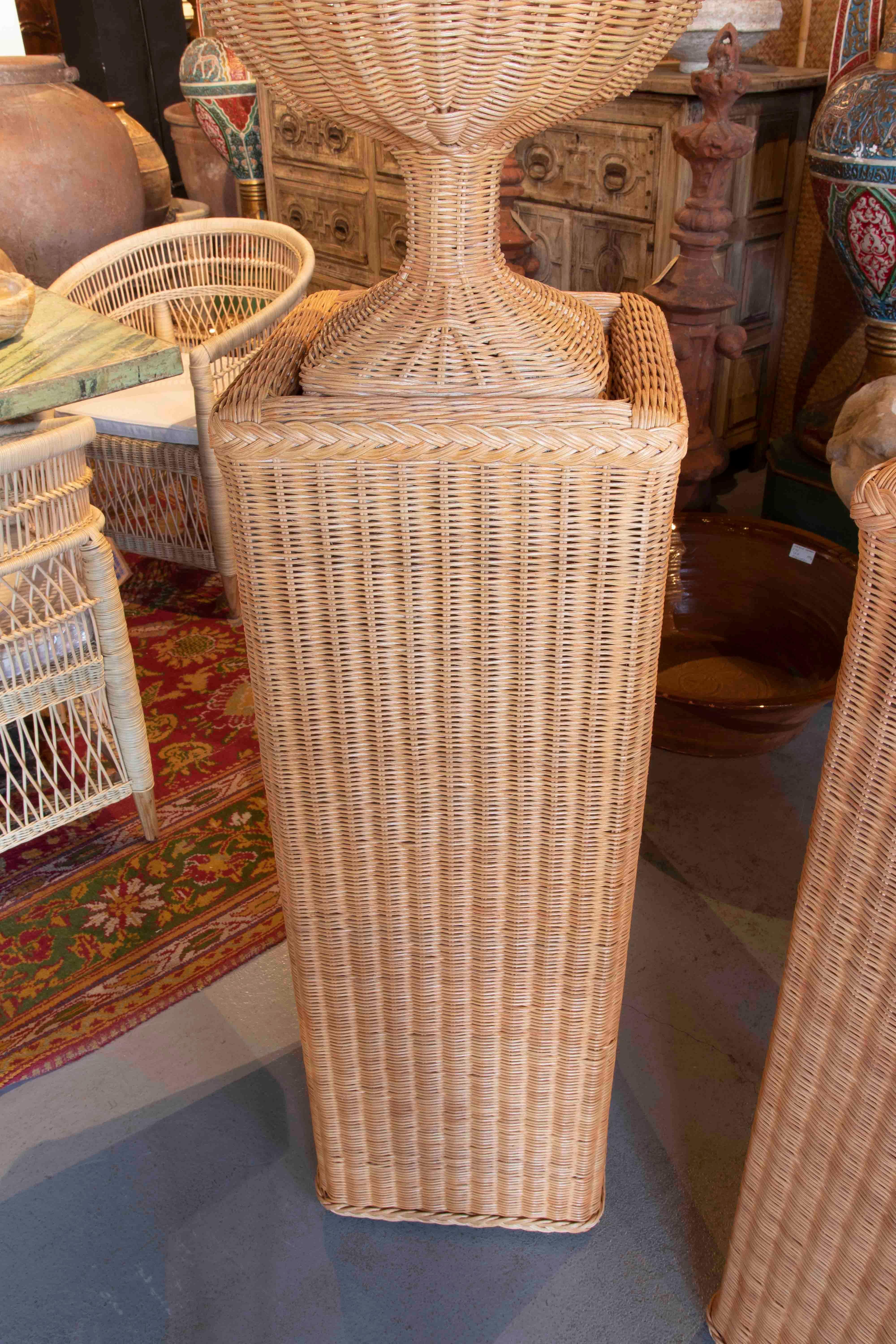 Contemporary Pair of Handmade Wicker Urns with Rectangular Bases and Iron Structure For Sale