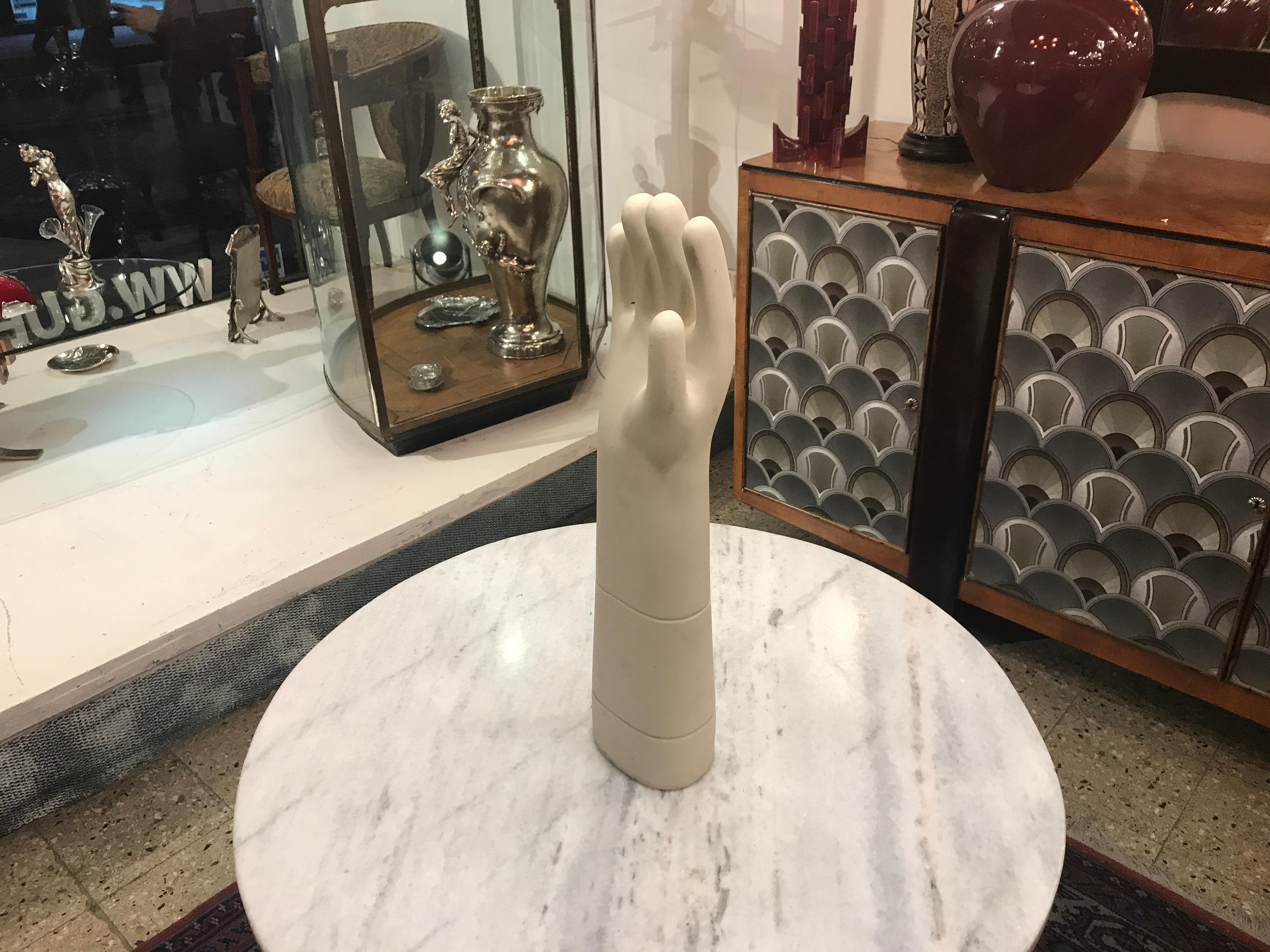 Pair of hands on ceramics. 
work glove molds
They can be used as sculptures or also as coat racks.
We have specialized in the sale of Art Deco and Art Nouveau and Vintage styles since 1982. If you have any questions we are at your disposal.
Pushing
