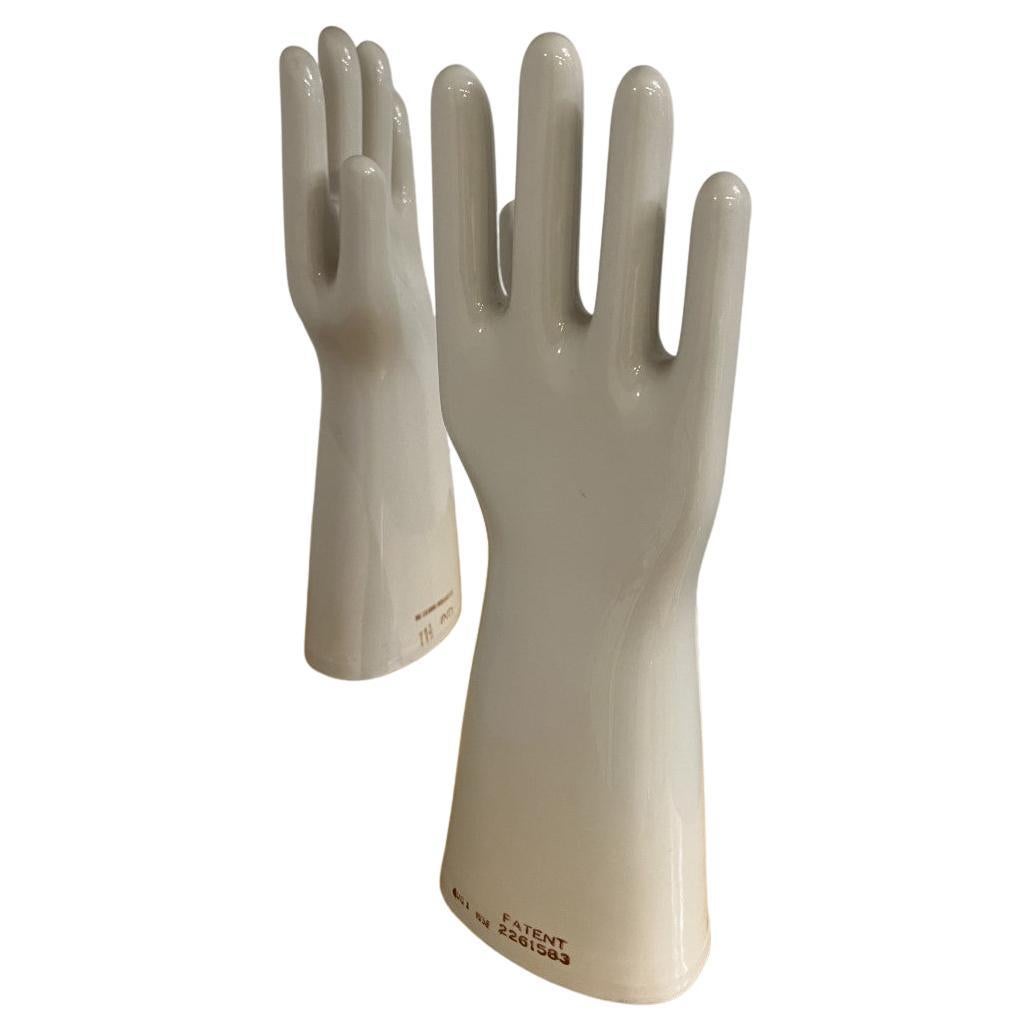 Paire de mains sur céramique « the Colonial Insulator Co » 11/1/2 Ind, Patent 22615 en vente