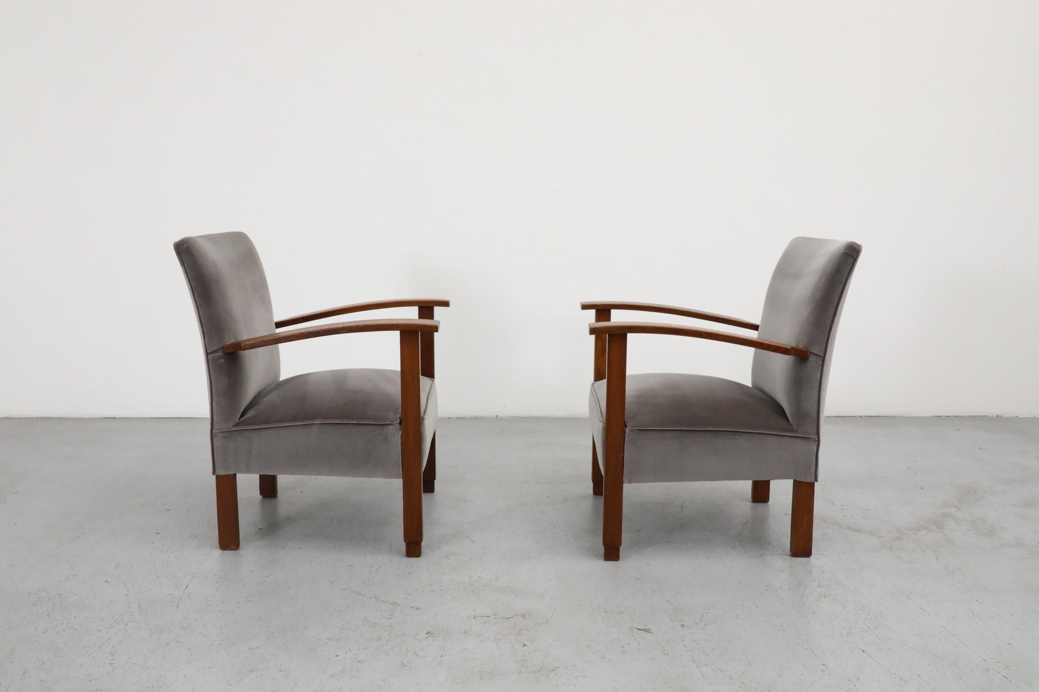 Néerlandais Paire de belles chaises longues Art Déco hollandaises en velours gris sceau en vente