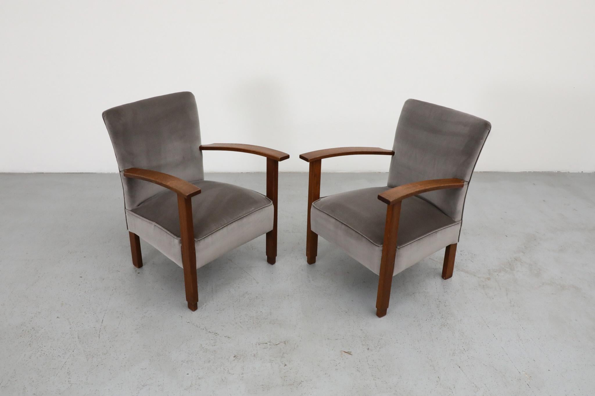Tissu Paire de belles chaises longues Art Déco hollandaises en velours gris sceau en vente
