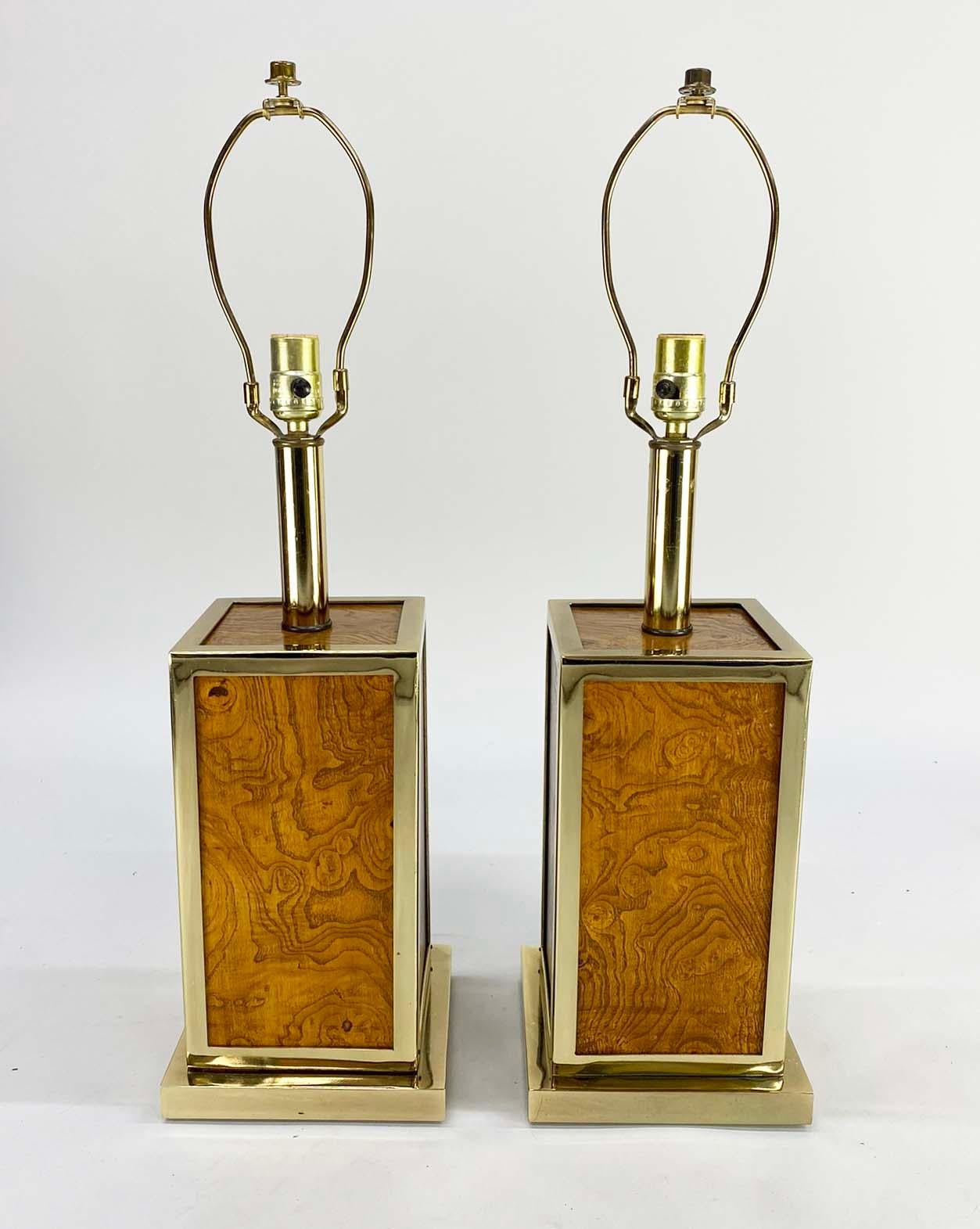 Coppia di bellissime lampade da tavolo italiane in Wood Wood e ottone in vendita 4