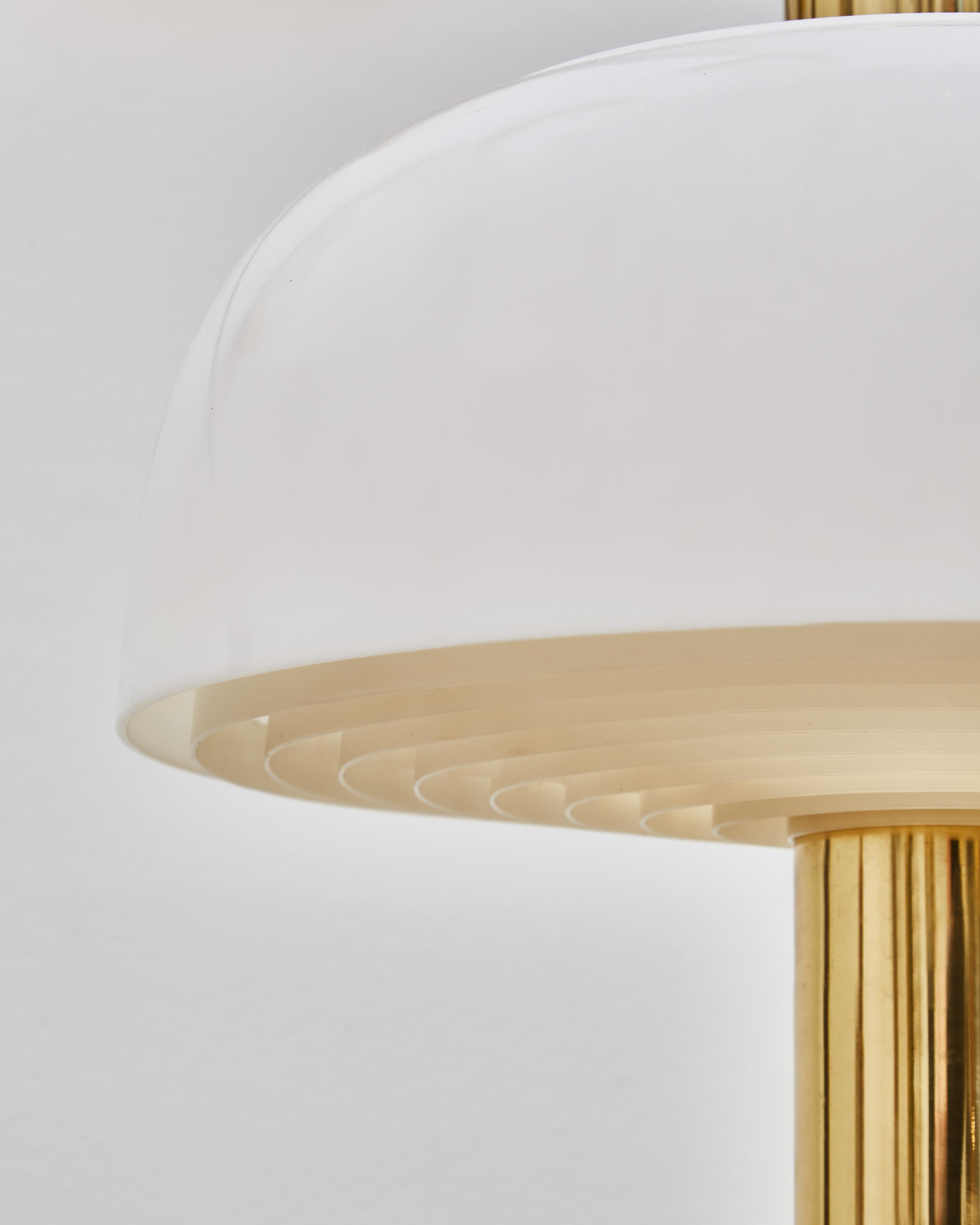 Pair of Hans Agne Jakobsson B205 Table Lamps in Brass and Acrylic In Good Condition In Saint-Ouen, IDF