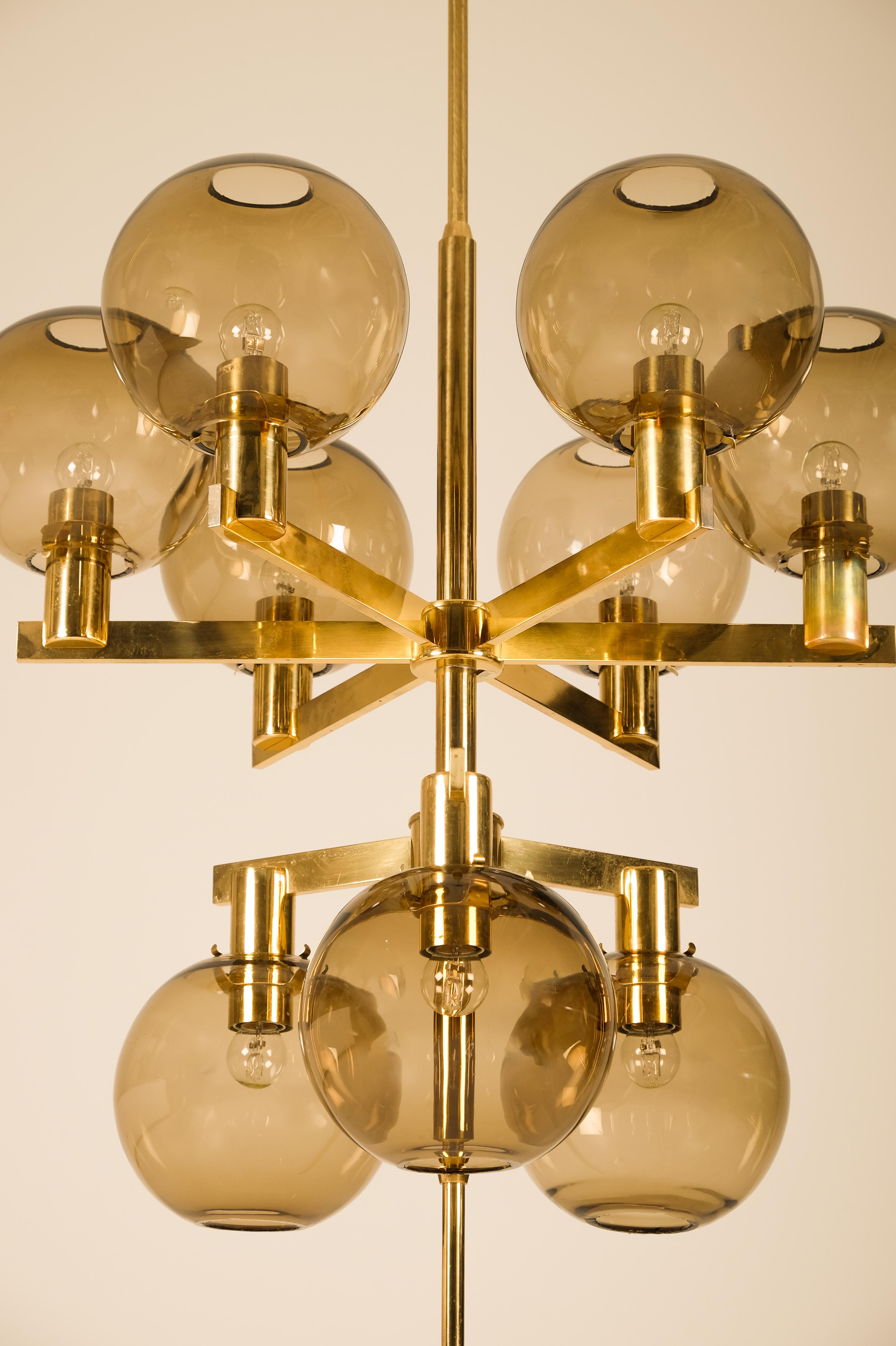 Scandinavo moderno Coppia di lampadari in ottone Hans-Agne Jakobsson Model 348/9, anni '60 in vendita